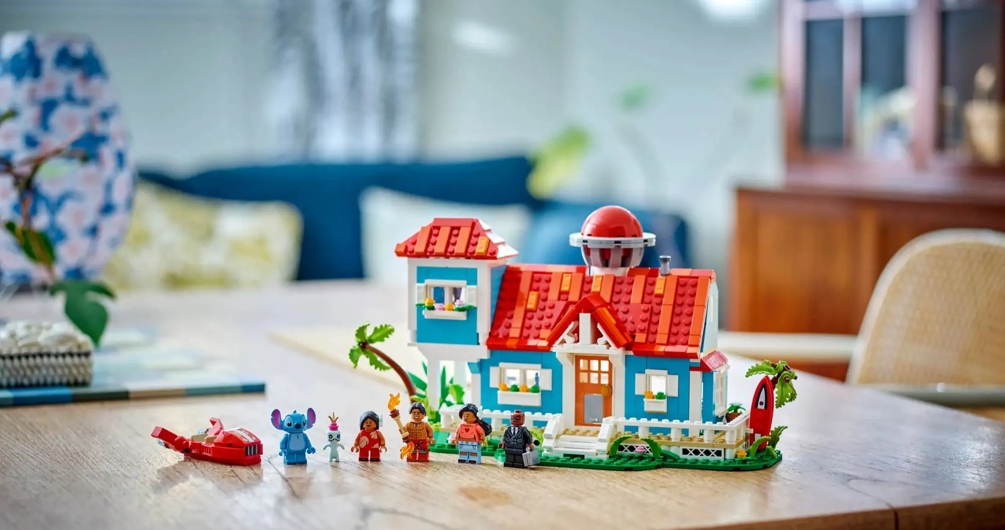 Конструктор LEGO Lilo and Stitch Beach House (43268)