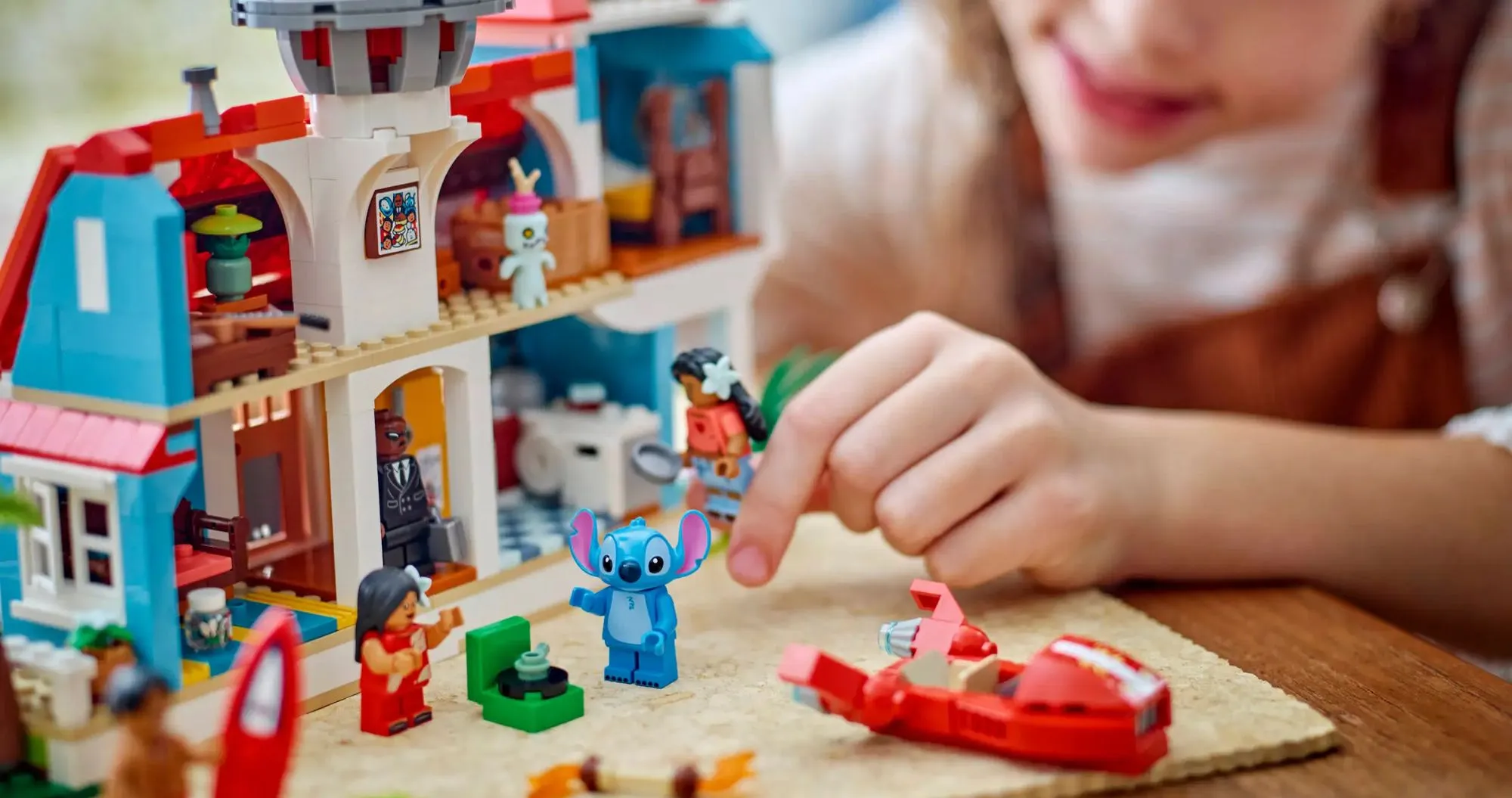 Конструктор LEGO Lilo and Stitch Beach House (43268)