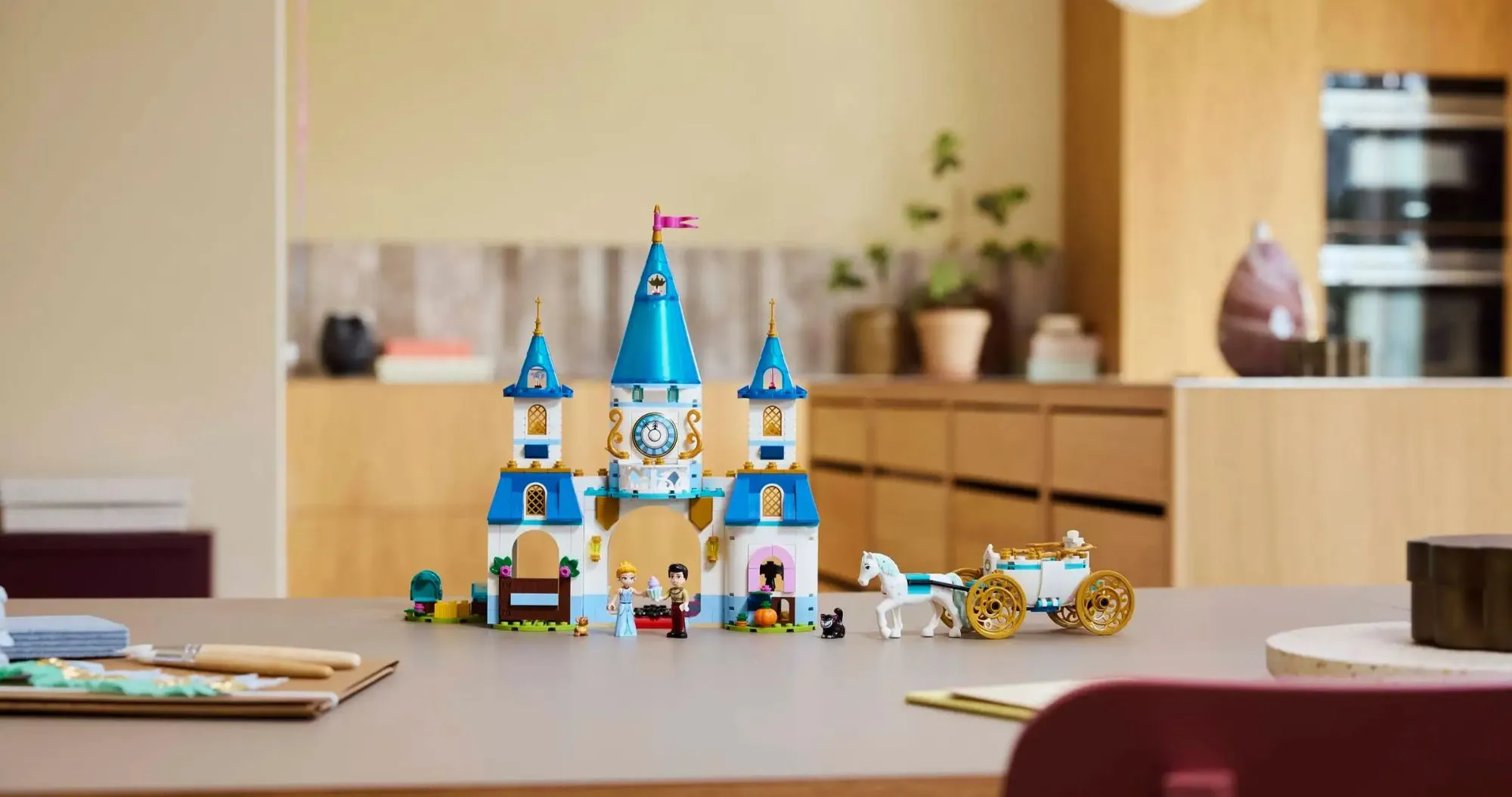 Конструктор LEGO Cinderella's Castle &amp; Horse Carriage (43275)