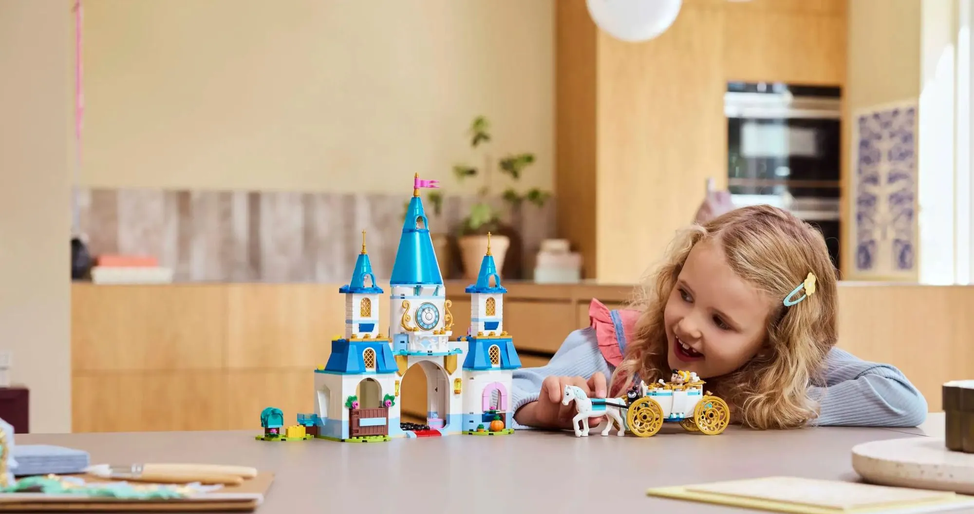 Конструктор LEGO Cinderella's Castle &amp; Horse Carriage (43275)