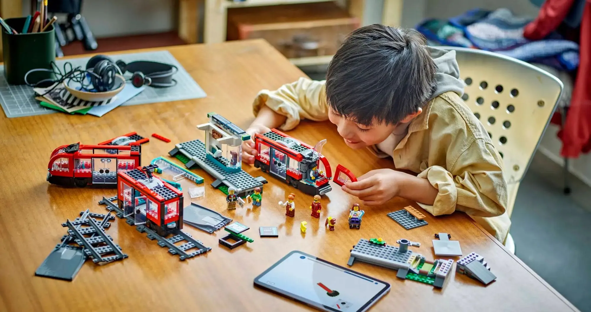 Конструктор LEGO City Downtown Streetcar and Station (60423)
