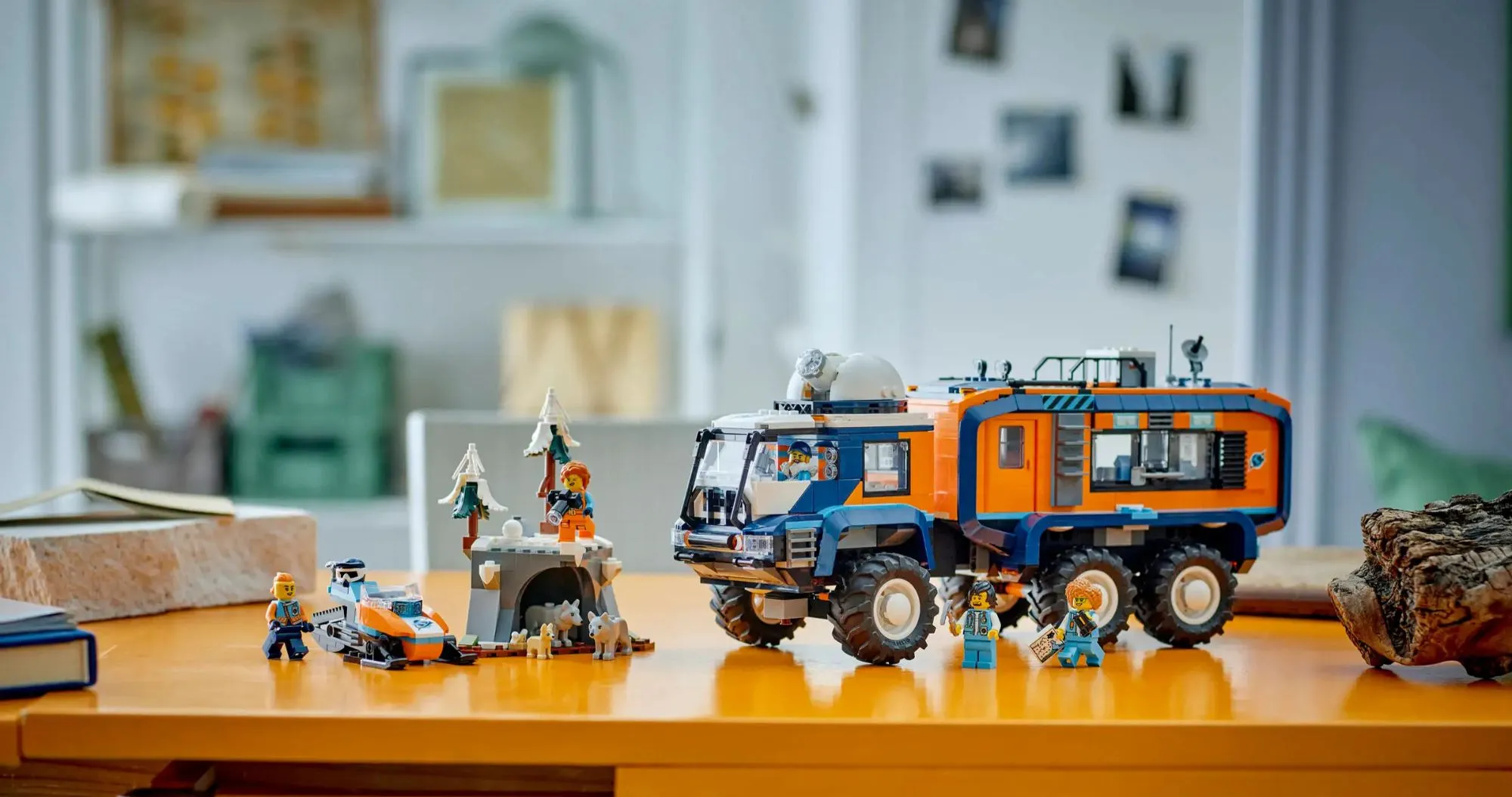 Конструктор LEGO City Arctic Explorer Science Lab Truck (60471)