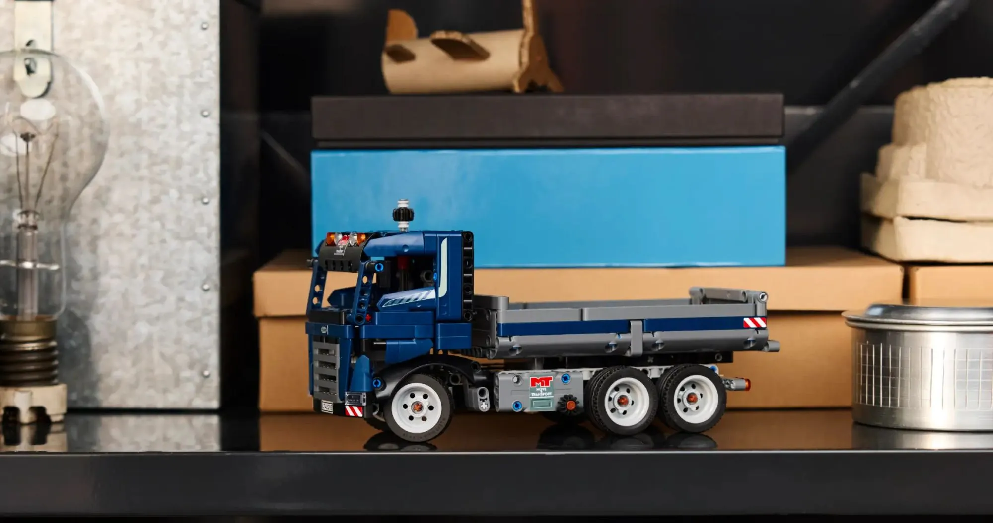 Конструктор LEGO Technic Tipping Dump Truck (42203)