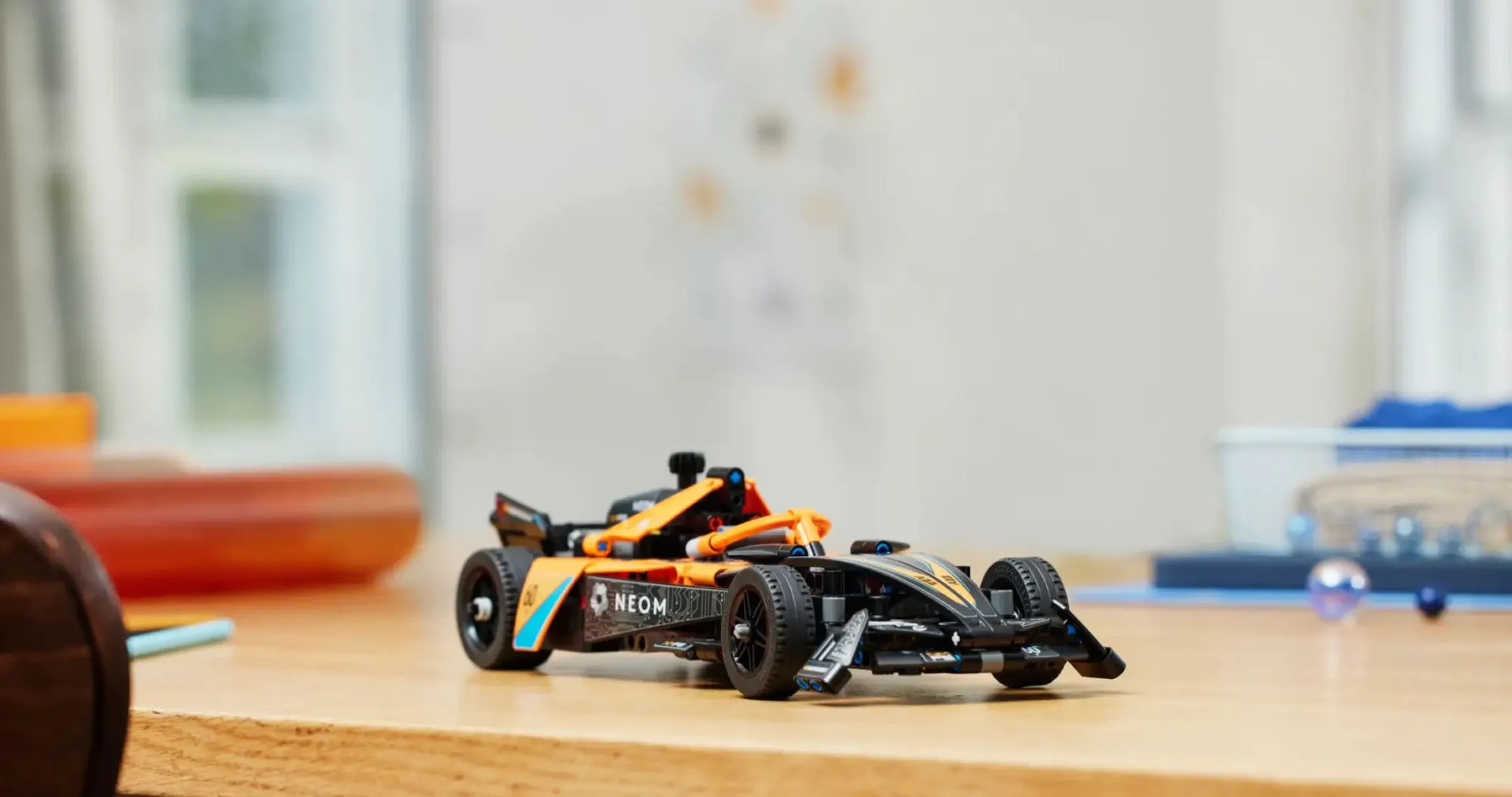 Конструктор LEGO Technic Автомобіль для перегонів NEOM McLaren Formula E (42169)