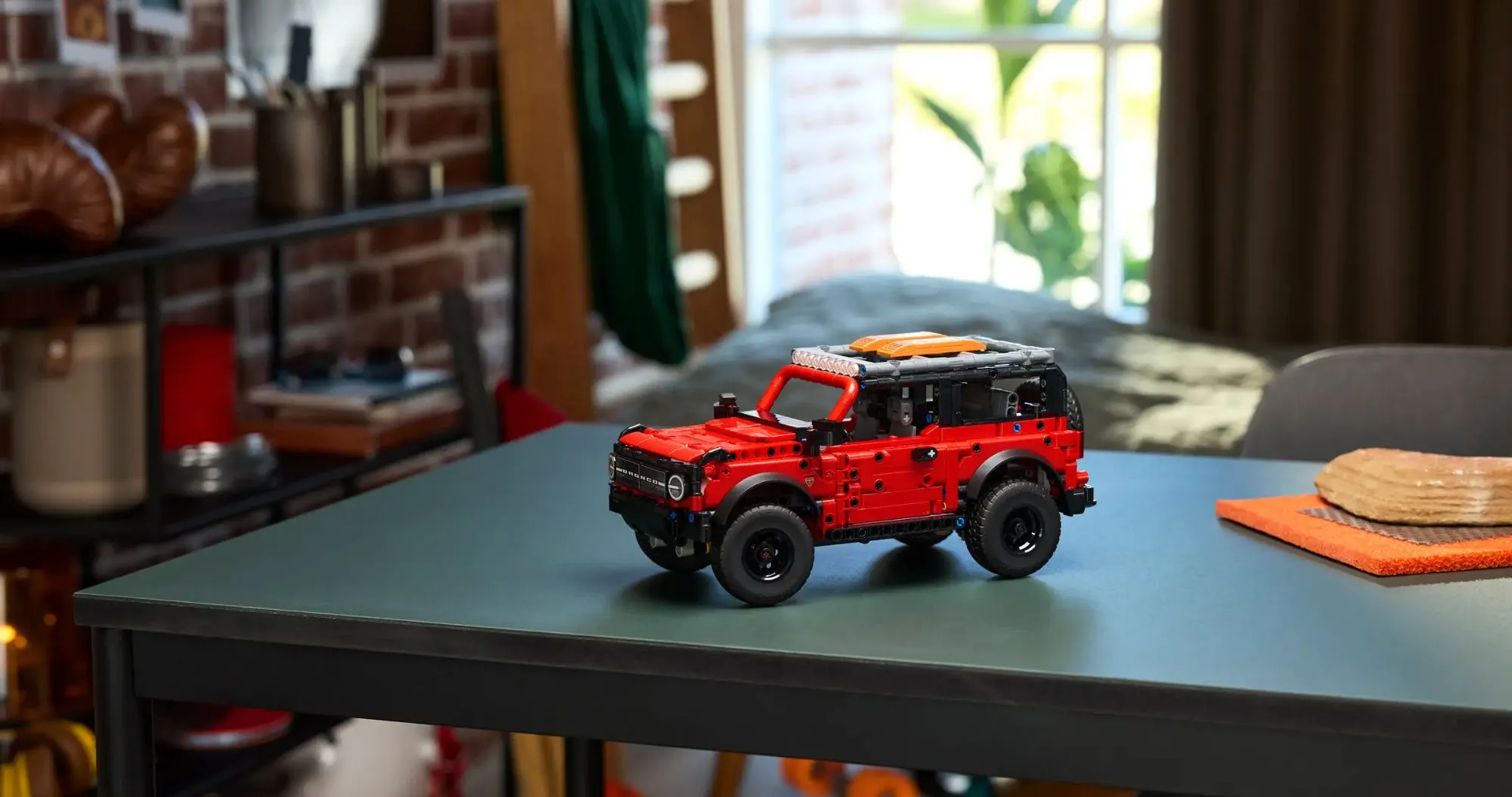 Конструктор LEGO Technic Ford Bronco SUV (42213)