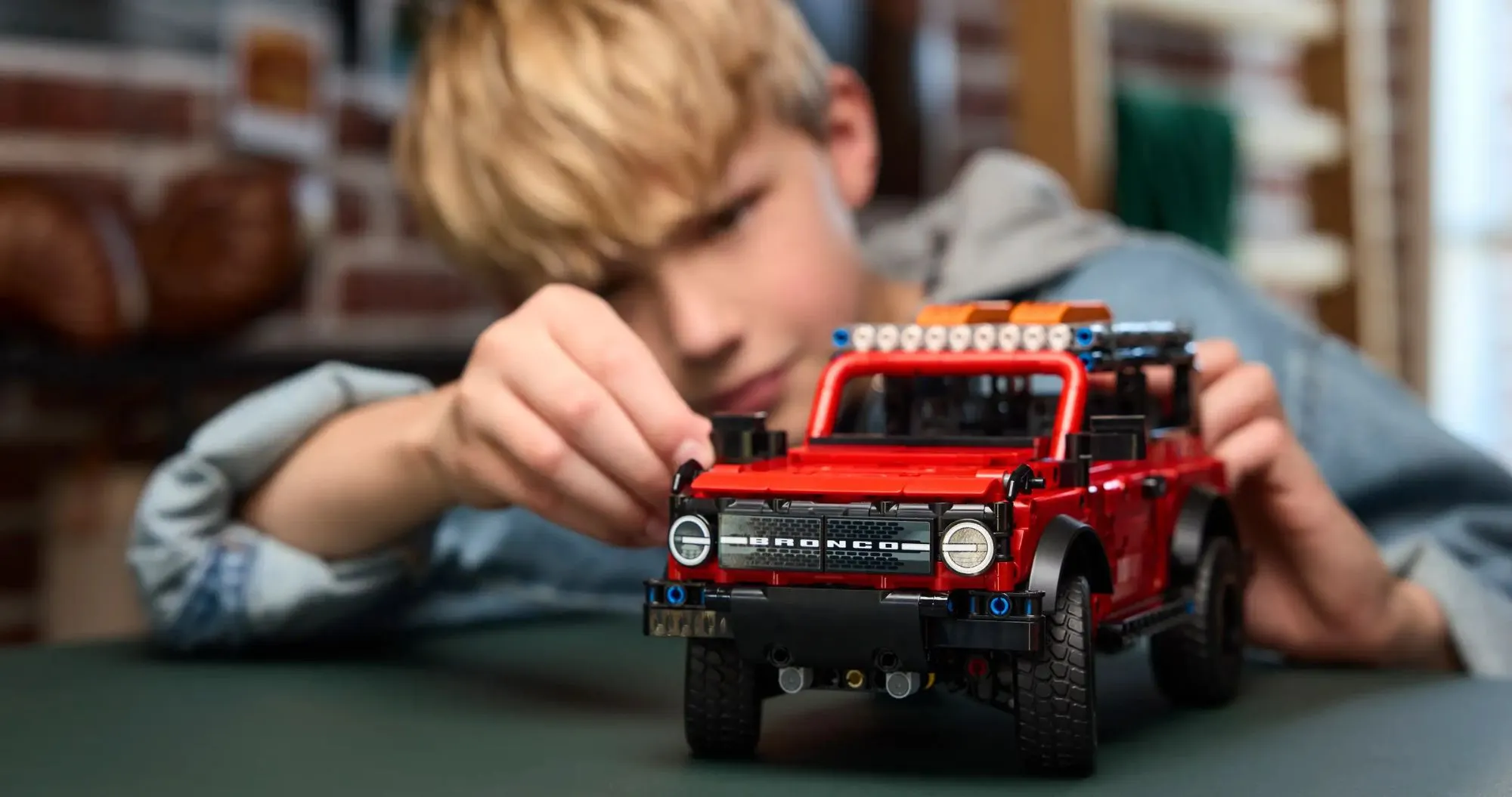 Конструктор LEGO Technic Ford Bronco SUV (42213)