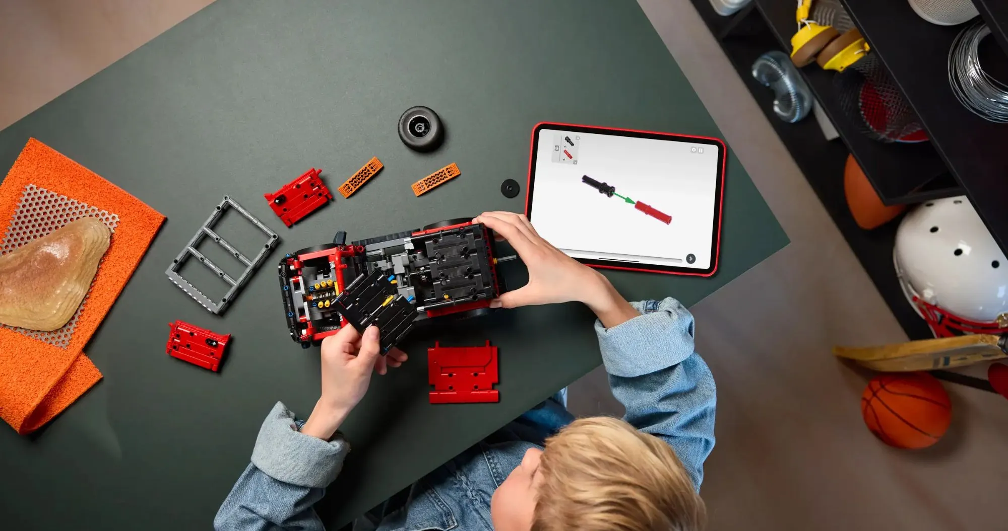 Конструктор LEGO Technic Ford Bronco SUV (42213)