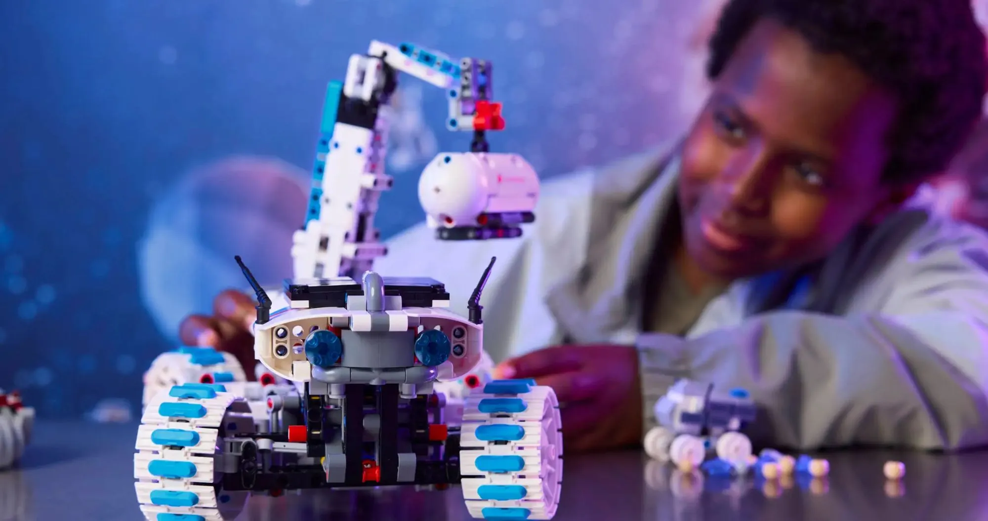 Конструктор LEGO Technic Lunar Outpost Moon Rover Space Vehicle (42211)