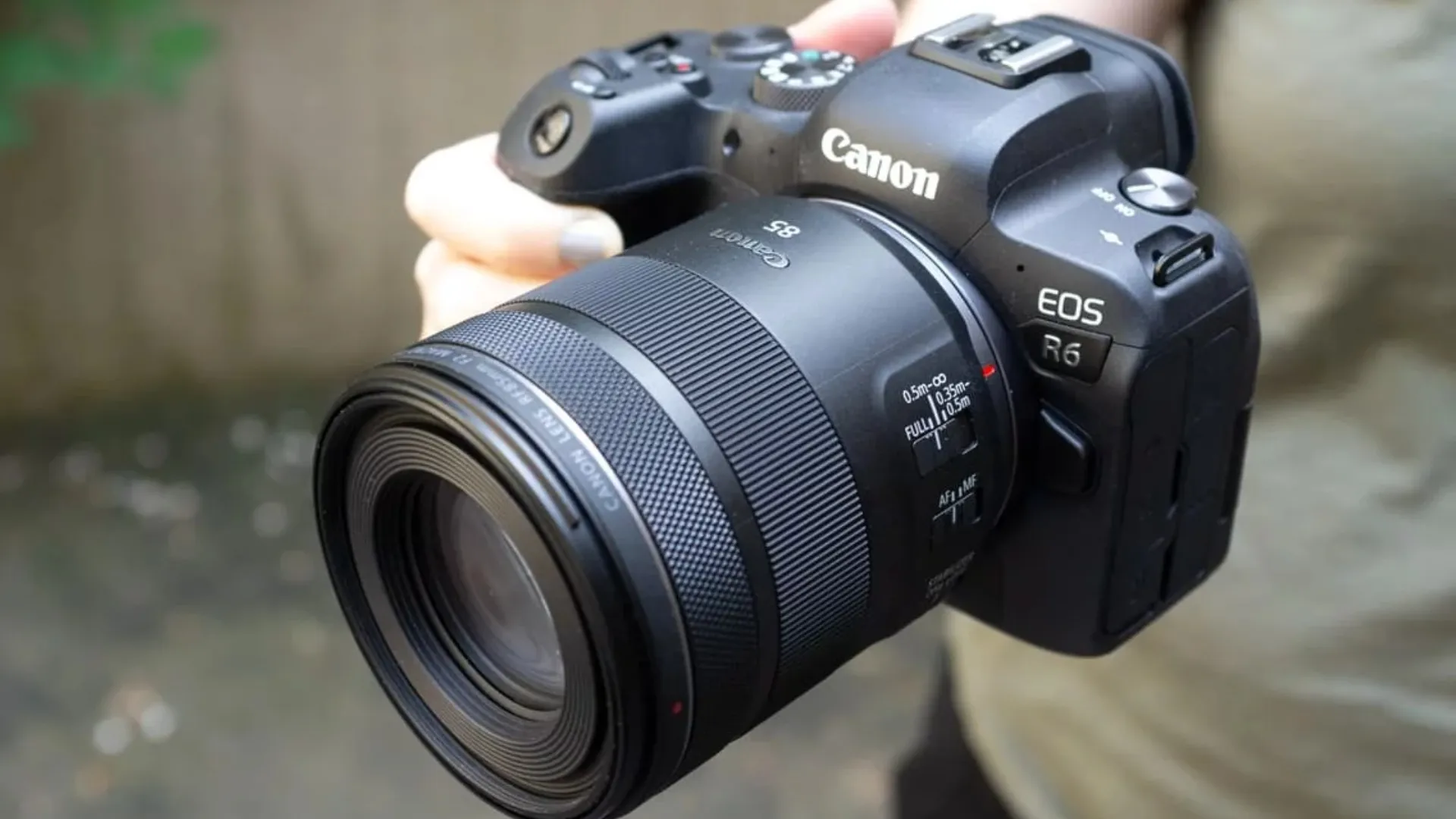 Макрообъектив Canon RF 85mm f/2 Macro IS STM (4234C005) (Standard)