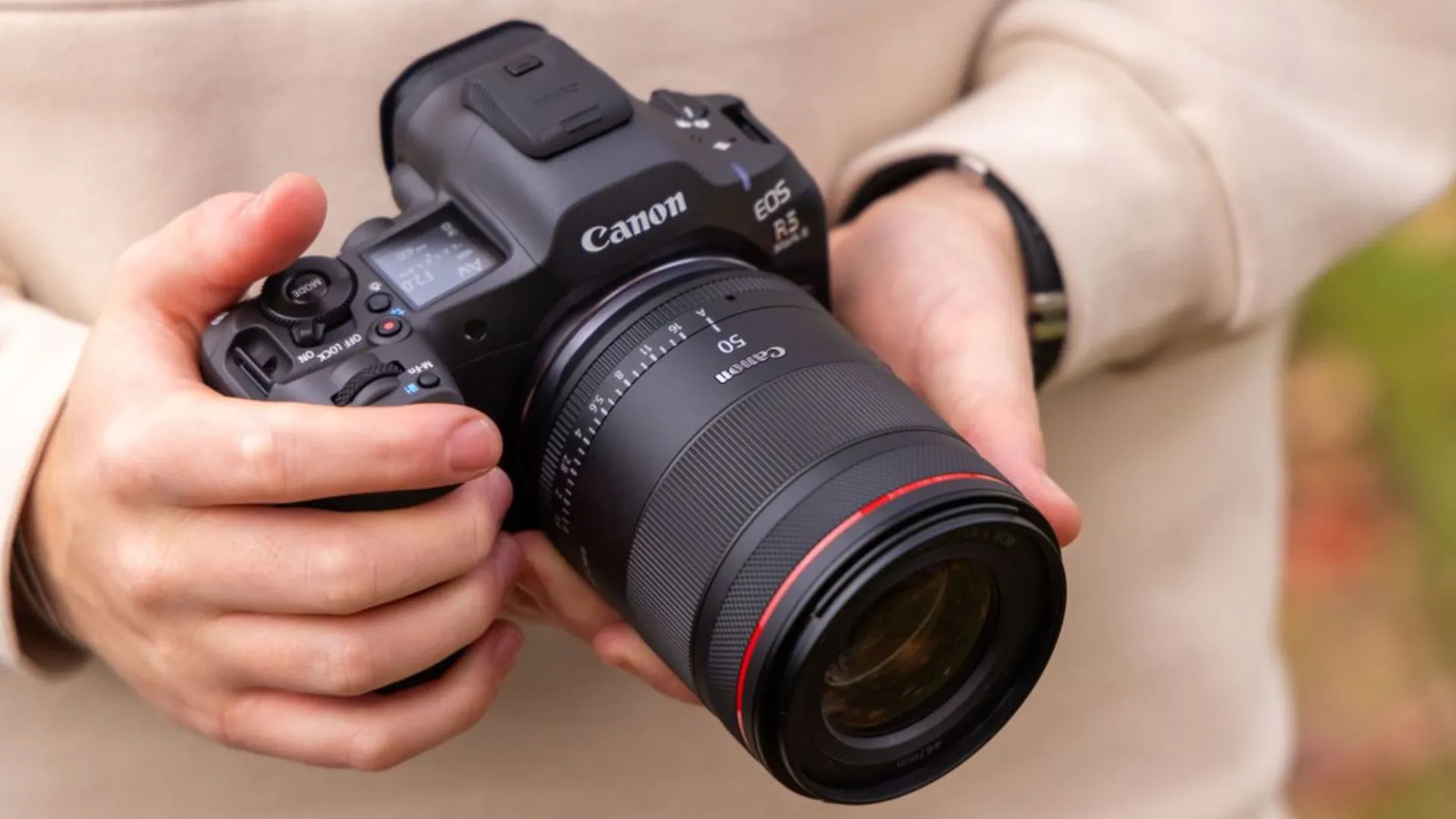 Стандартний об'єктив Canon RF 50mm F1.4L VCM (6908C002) (Standard)