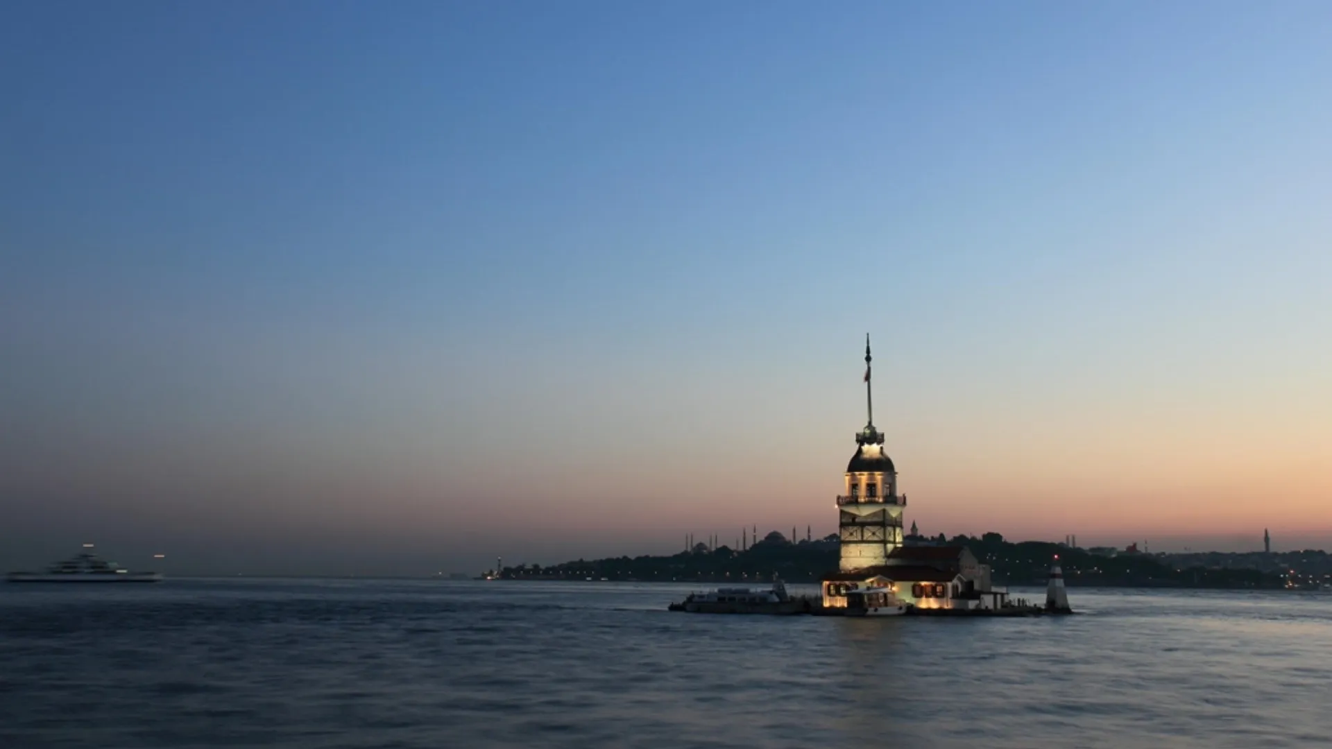 Універсальний об'єктив Canon EF-S 17-55mm f/2.8 IS USM (1242B005) (Standard)