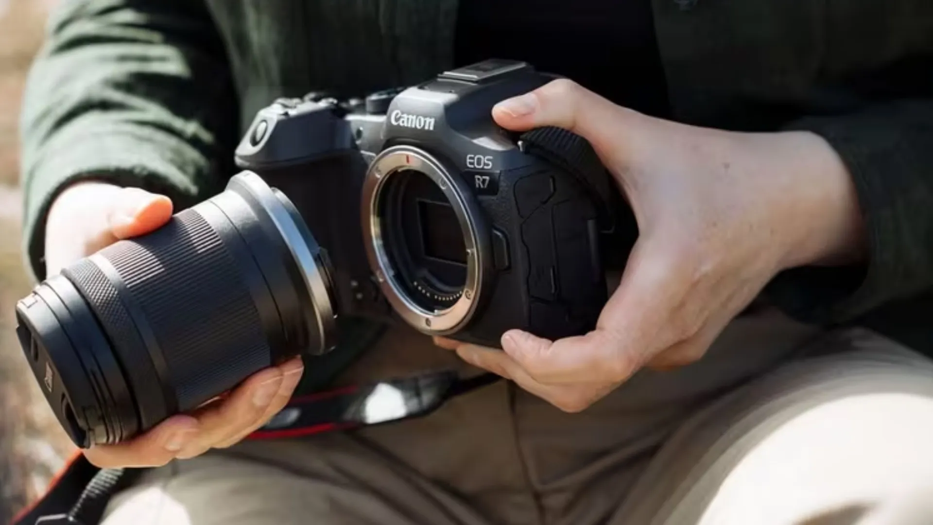 Універсальний об'єктив Canon RF-S 18-150mm f/3.5-6.3 IS STM (5564C002) (Standard)