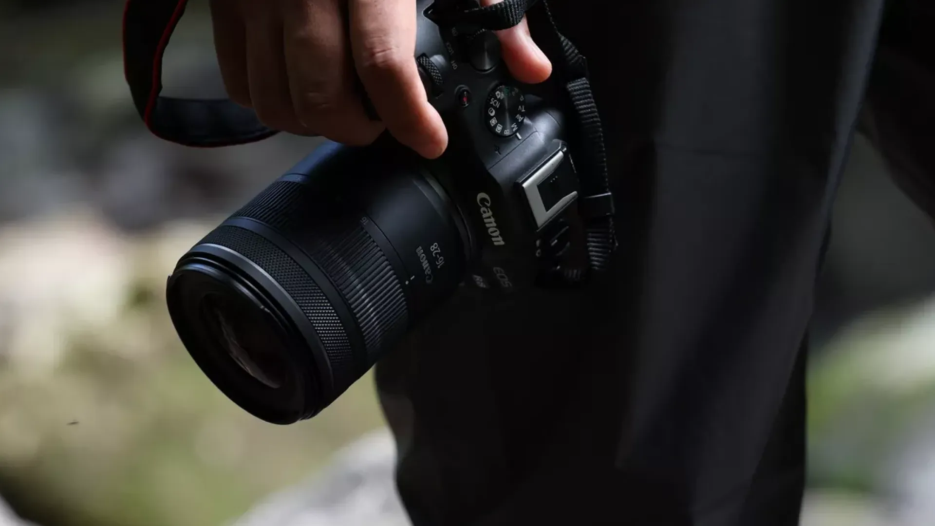 Ширококутний об'єктив Canon RF 16-28mm f/2.8 IS STM (6906C005) (Standard)