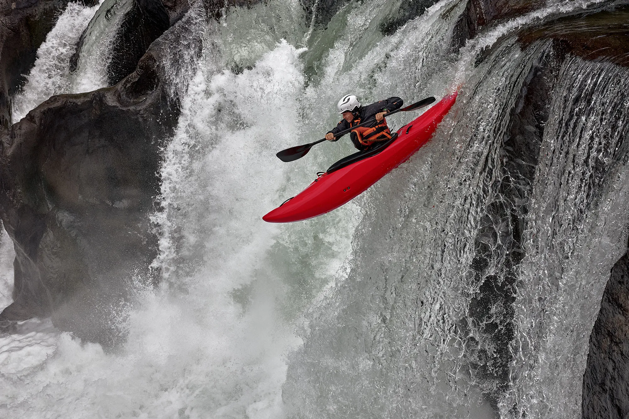 Garmin Fenix 8 Pro 51mm AMOLED Sapphire Titanium with Graphite/Black Silicone Band