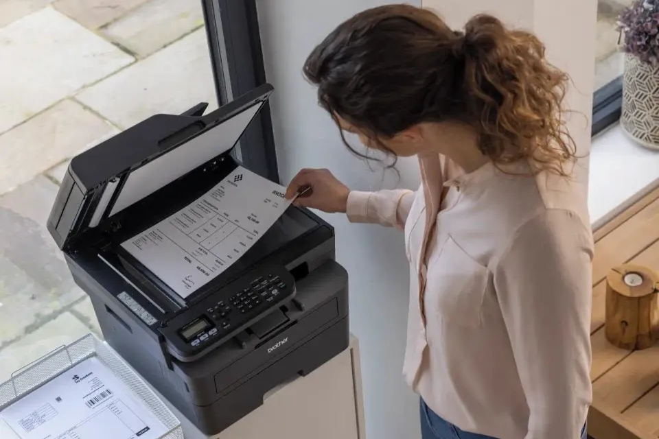 БФП Лазерний принтер Brother MFC-L2802DW (Black) (MFCL2802DWYJ1)