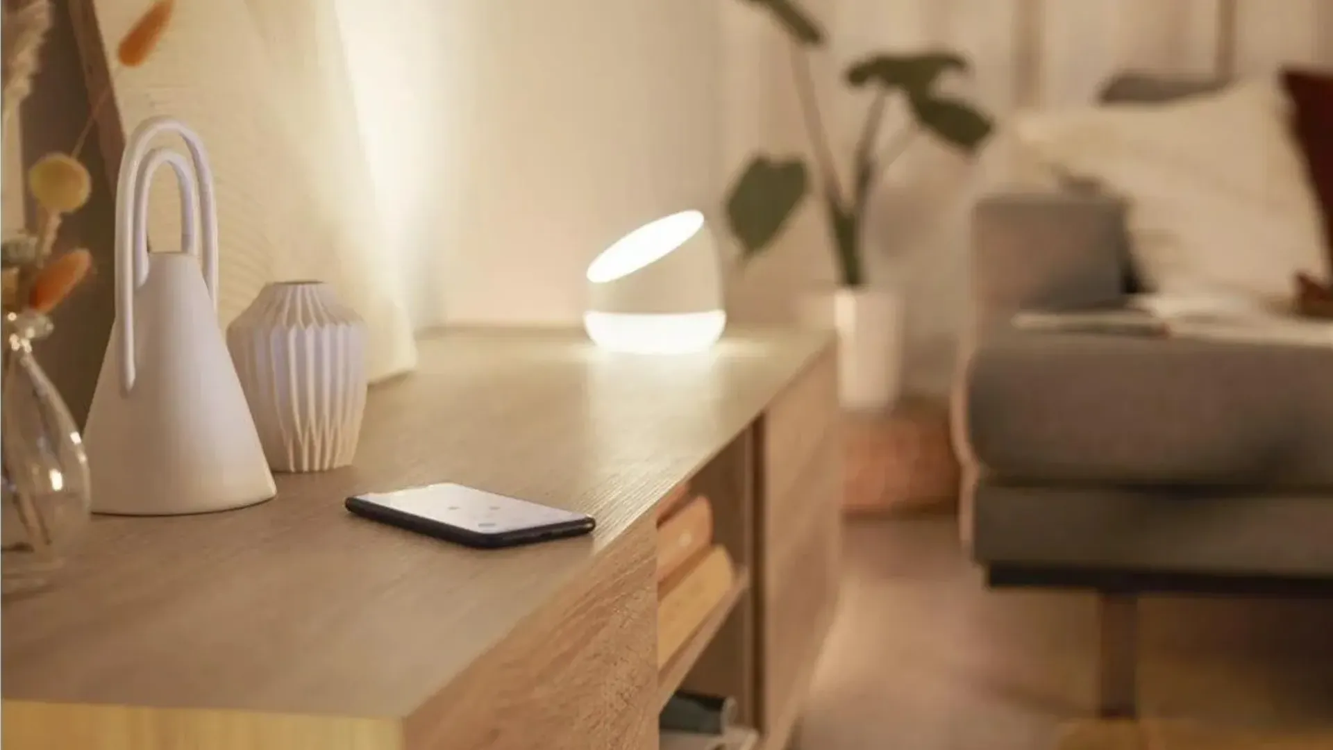 Розумний настільний світильник WiZ BLE Portable Dual Zone Wi-Fi (White)