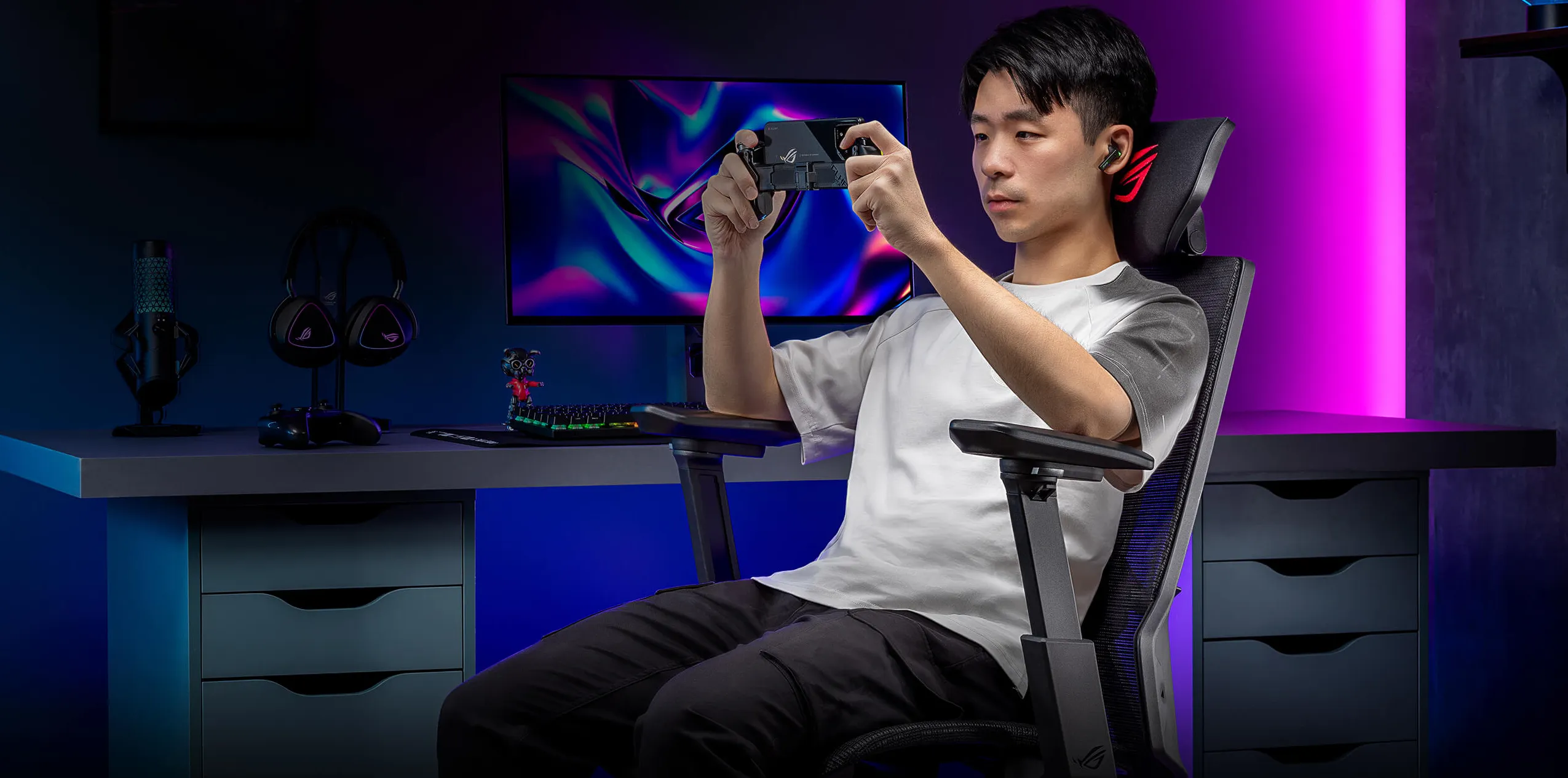 Кресло для геймеров ASUS SL400C ROG DESTRIER CORE (Moonlight White) (90GC01P0-MSG060)