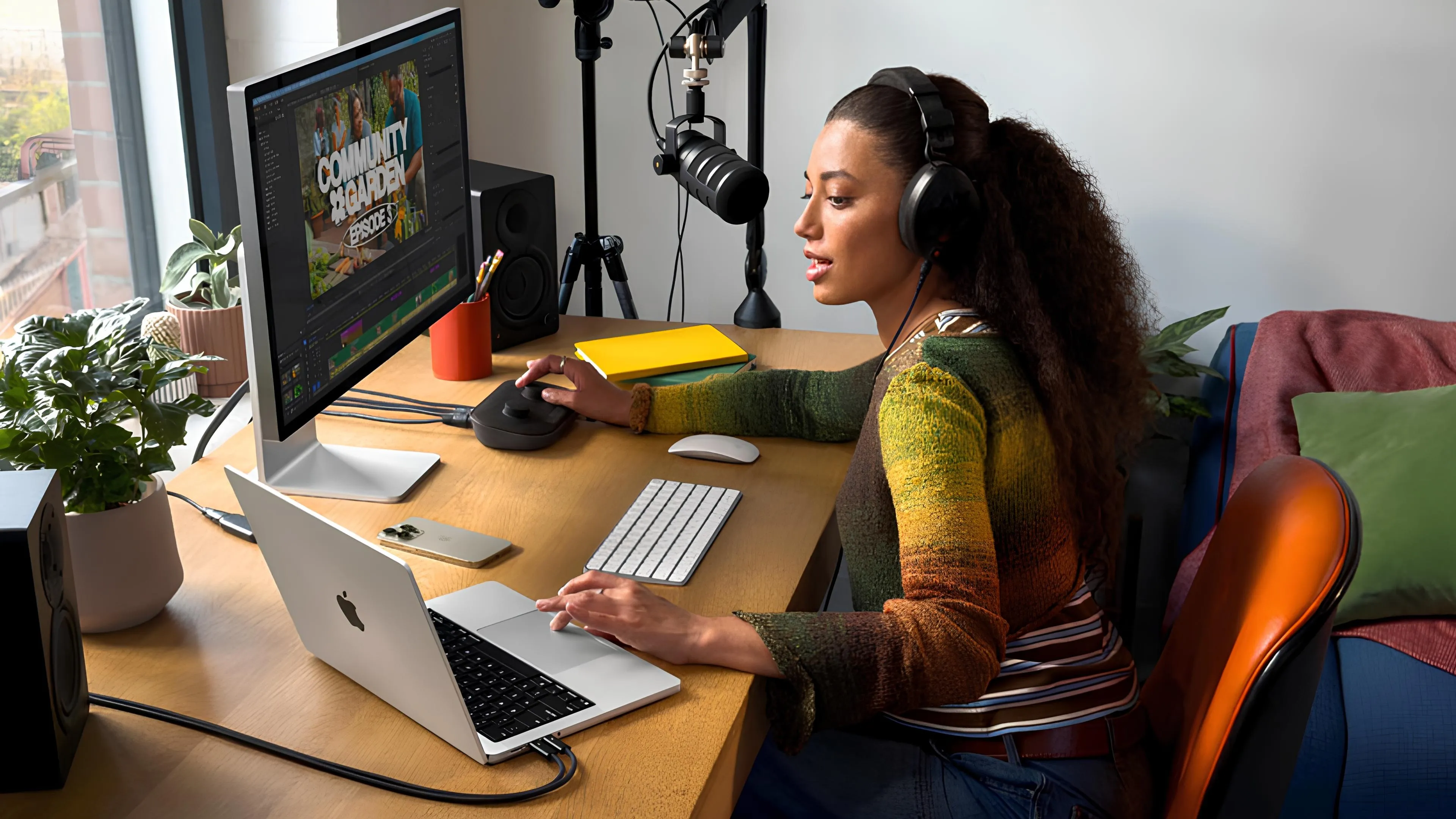 Apple MacBook Pro 14 with Apple M5, 512GB, 10CPU / 10GPU, 16GB RAM, Silver (2025) (MDE44)