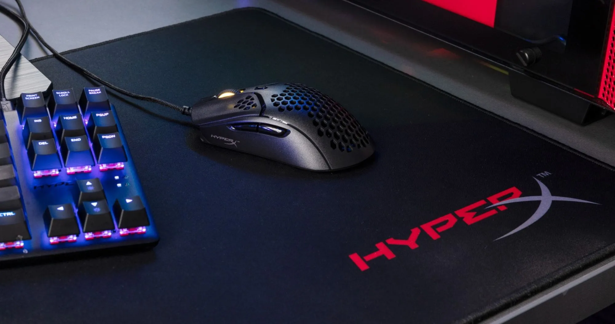 Килимки для миші HyperX