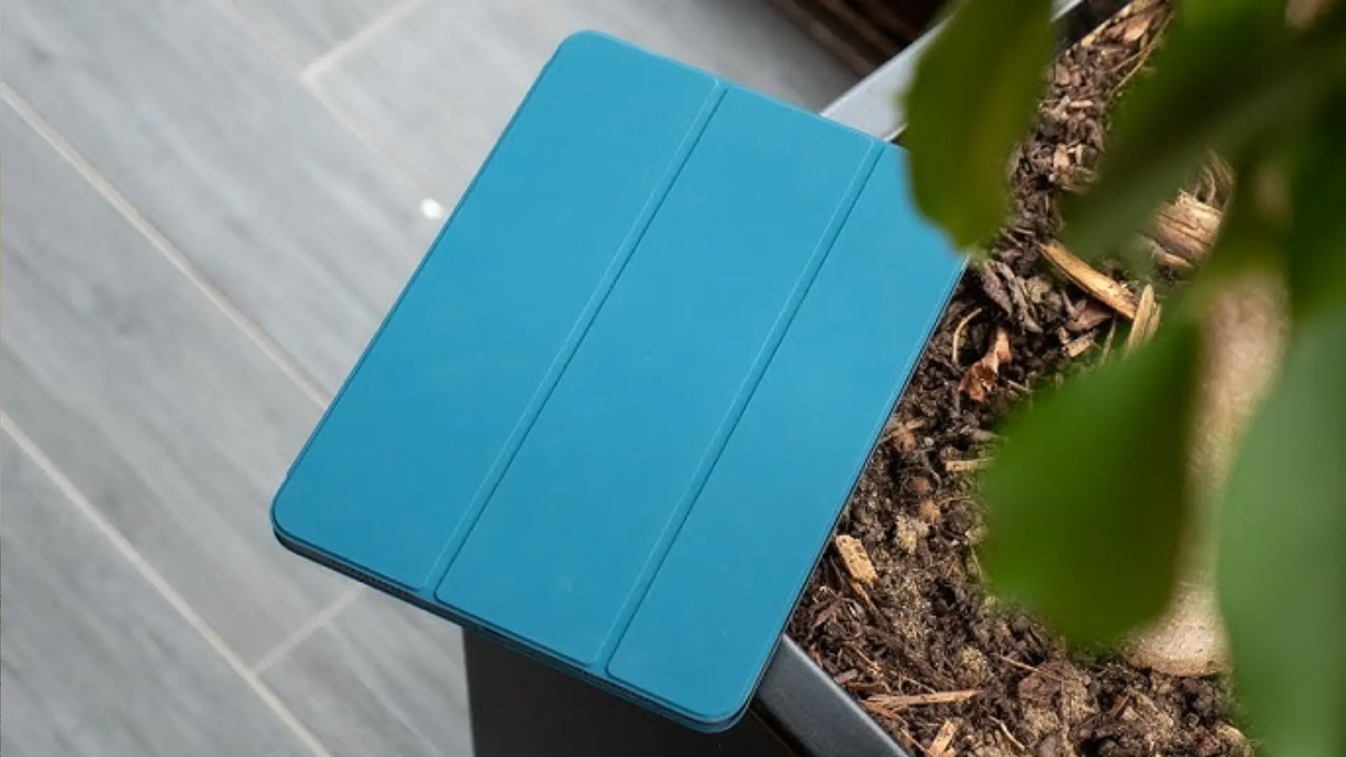 Оригинальный чехол Apple Smart Folio для iPad Air 11 (2024/2025) (Charcoal Gray) (MWK53)