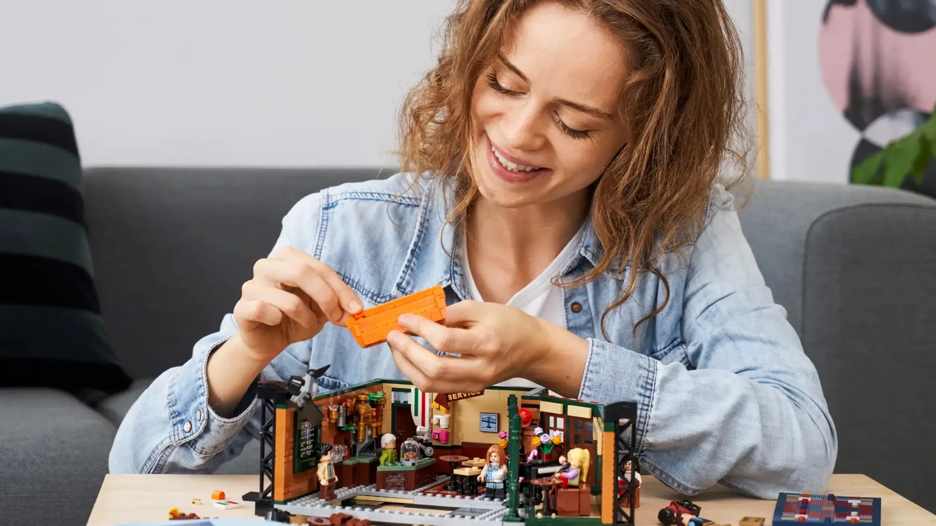 Конструктор Lego Ideas F·R·I·E·N·D·S Central Perk (21319)