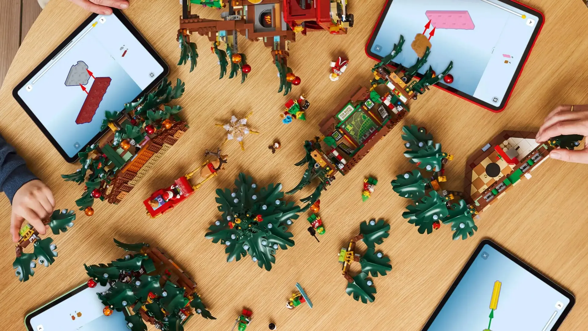 Конструктор Lego Icons Family Christmas Tree Icons (41843)