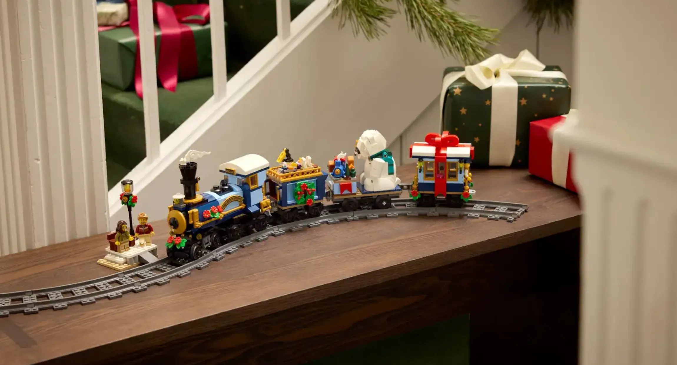 Конструктор LEGO Icons Holiday Express Train (10361)