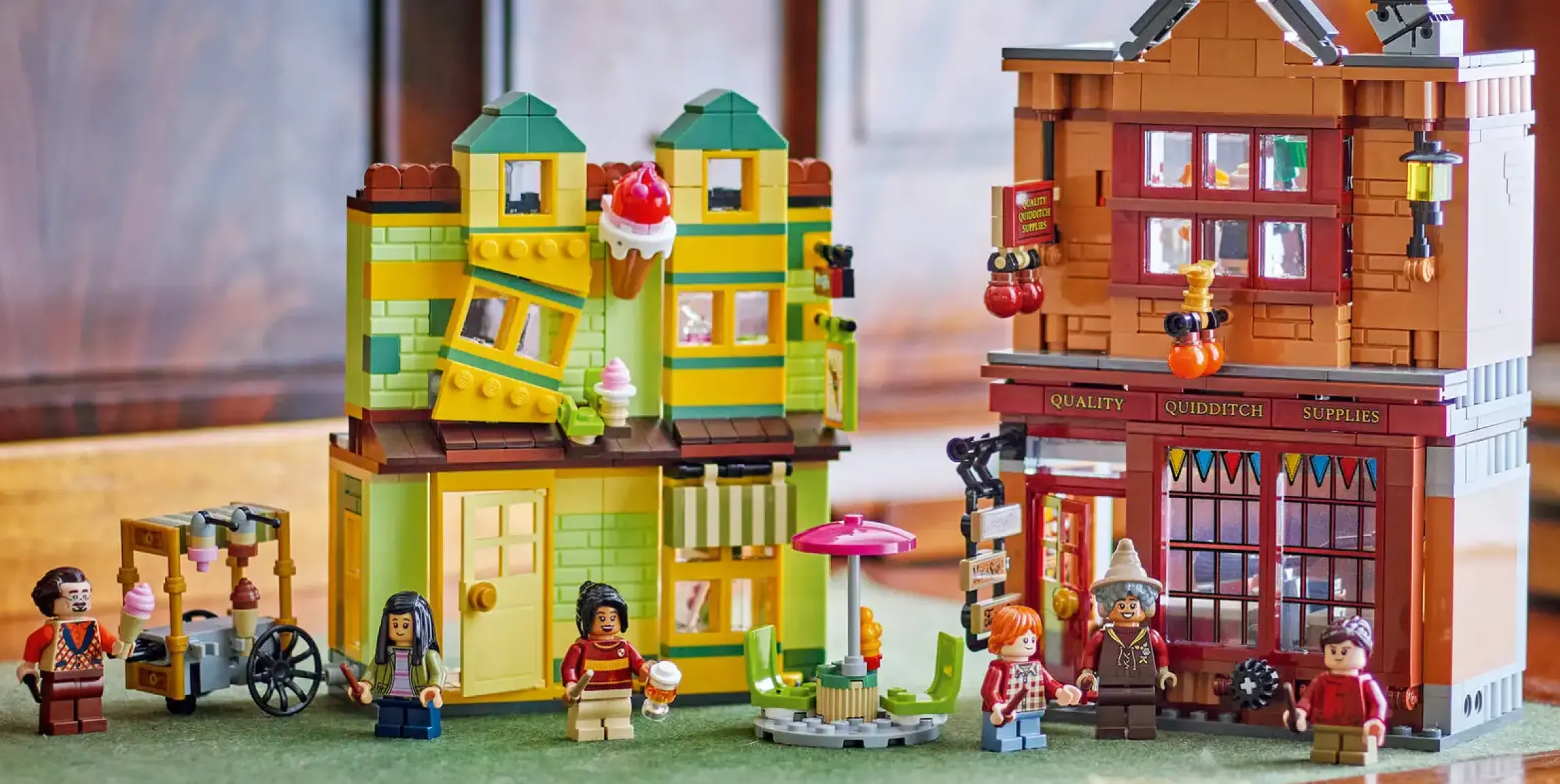 Конструктор LEGO Harry Potter Quality Quidditch Supplies &amp; Ice Cream Parlour (76452)