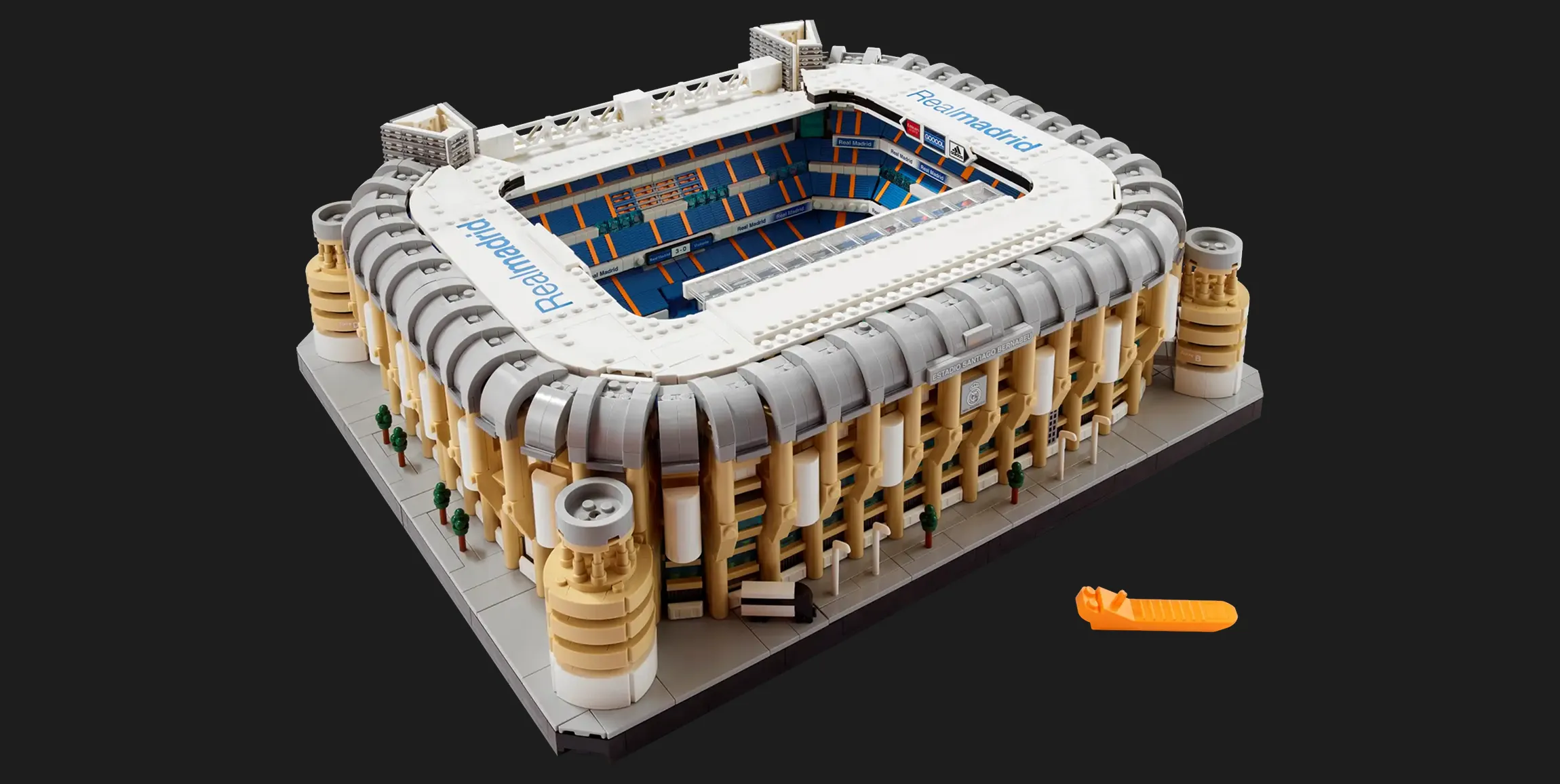 Конструктор LEGO Icons Реал Мадрид — Стадіон «Сантьяго Бернабеу» (10299)