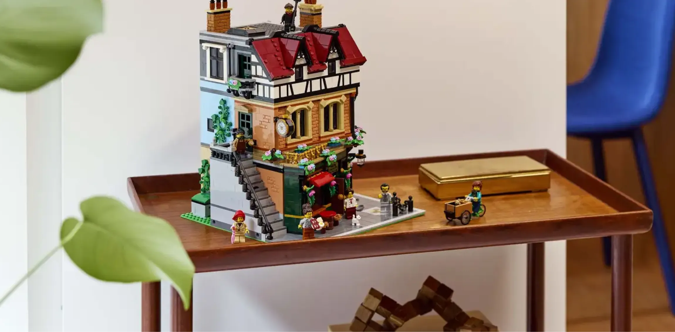 Конструктор LEGO Icons Тюдорівський куточок (10350)