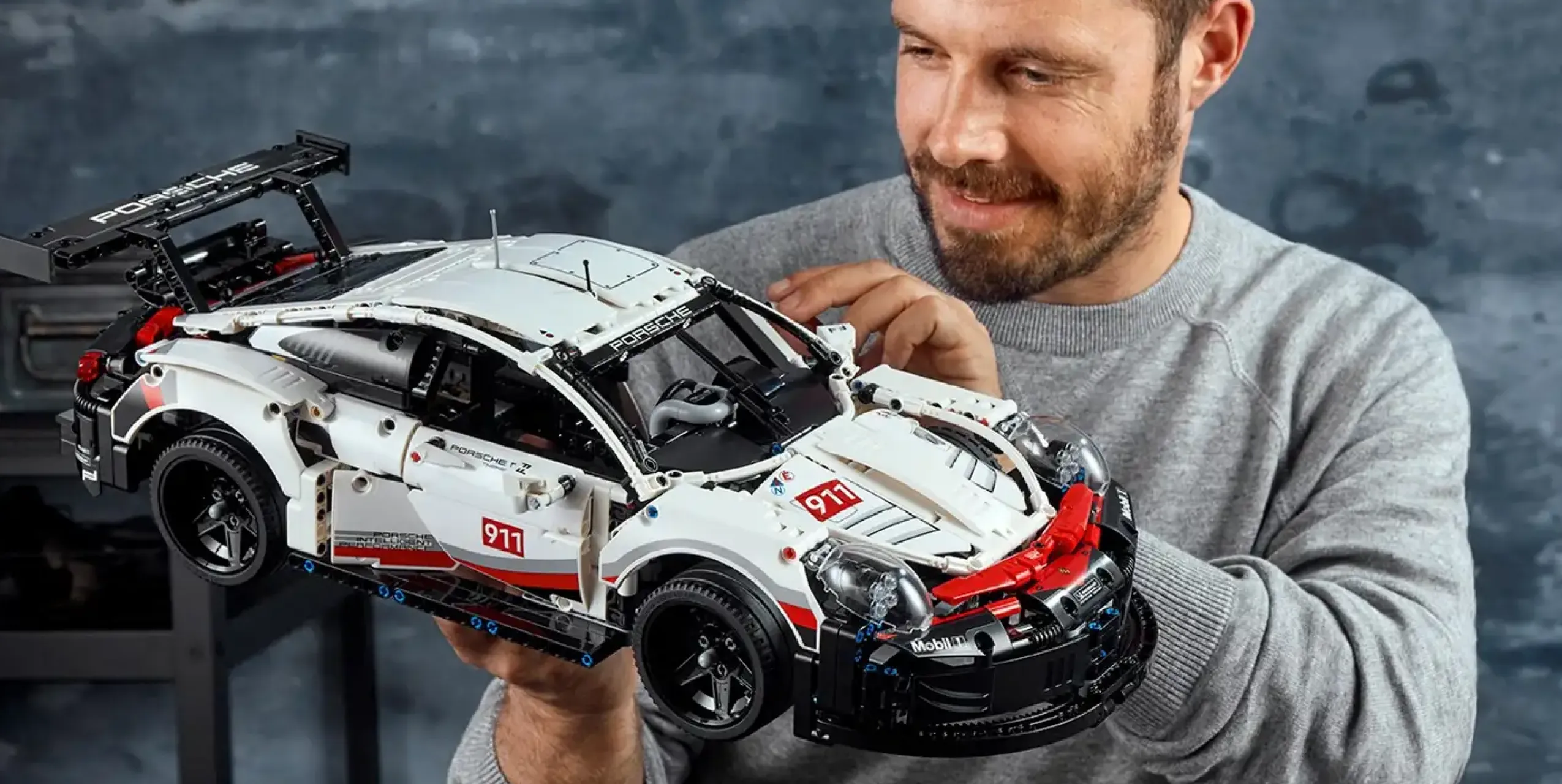 Конструктор LEGO Technic Porsche 911 RSR (42096)