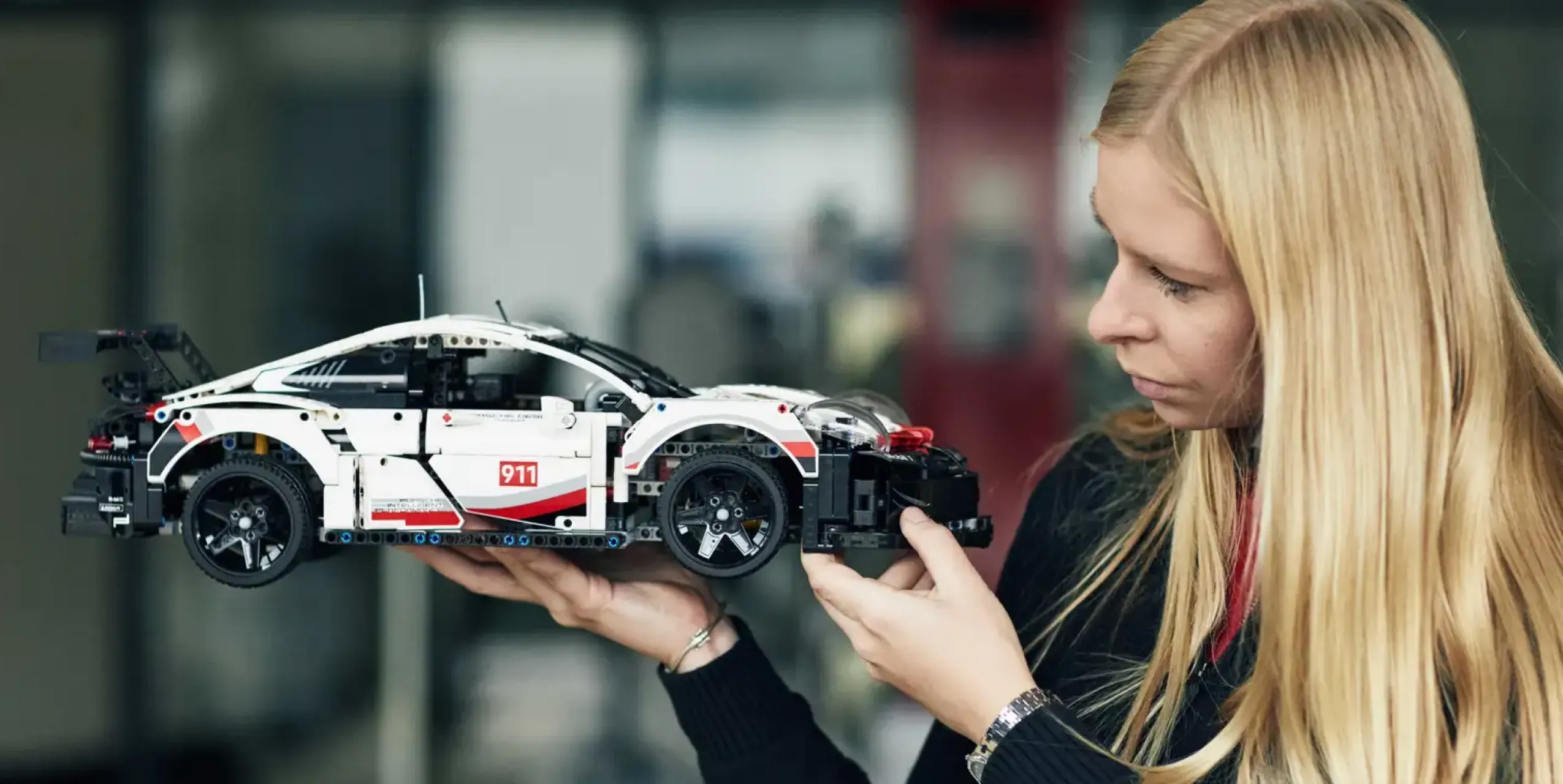 Конструктор LEGO Technic Porsche 911 RSR (42096)