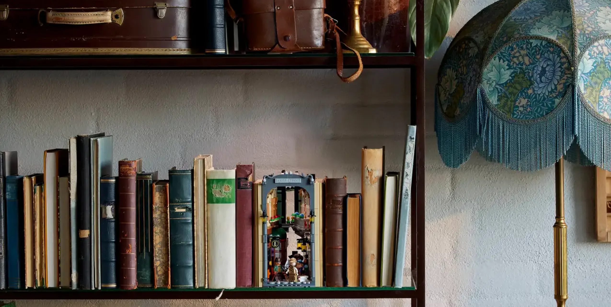 Конструктор LEGO Icons Sherlock Holmes: Book Nook (10351)