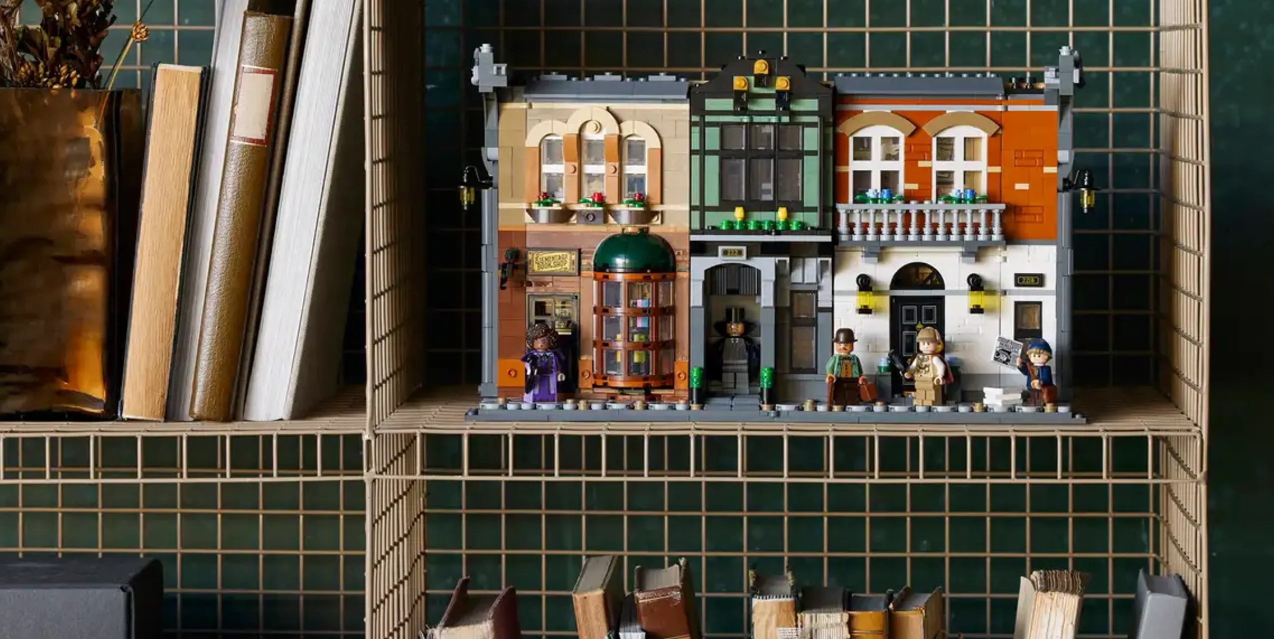 Конструктор LEGO Icons Sherlock Holmes: Book Nook (10351)