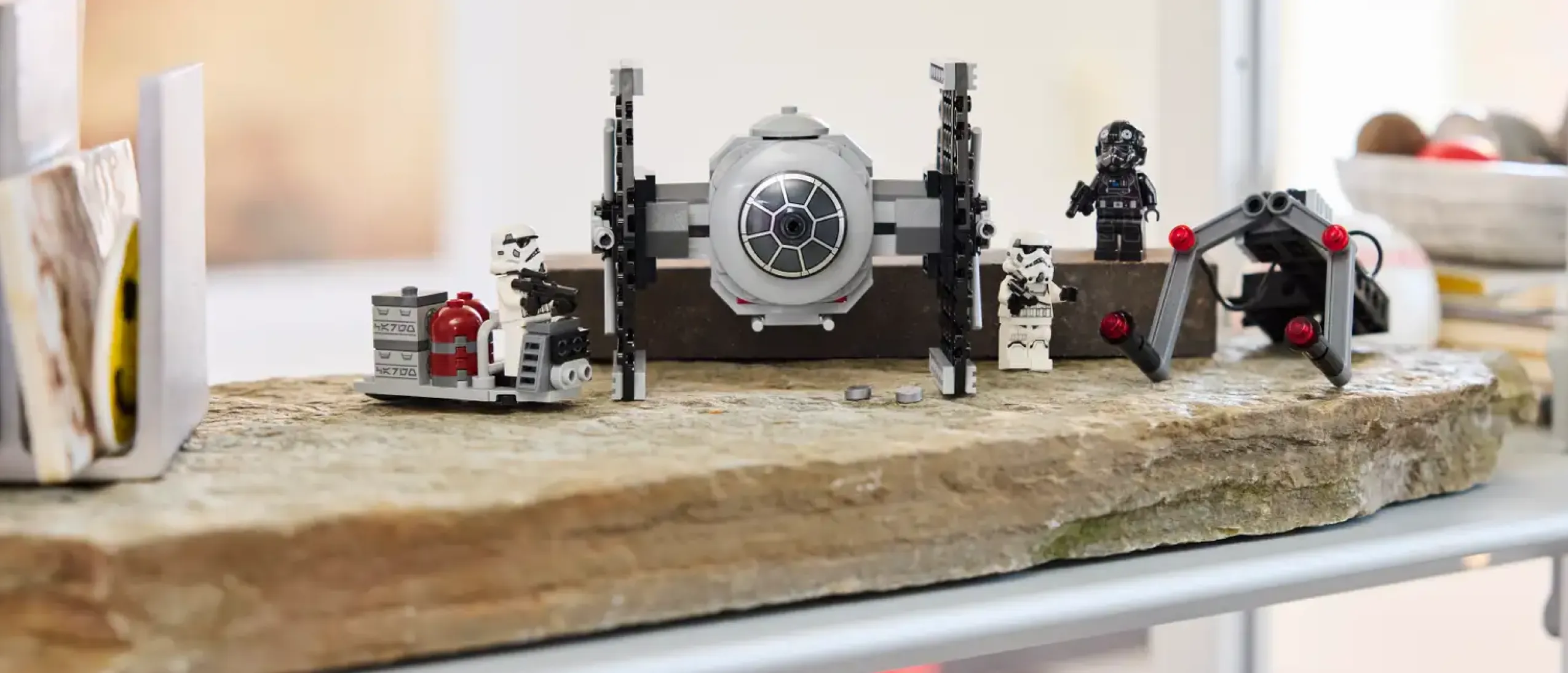 Конструктор LEGO Star Wars Истребитель TIE с Имперским ангарным каркасом (40771)