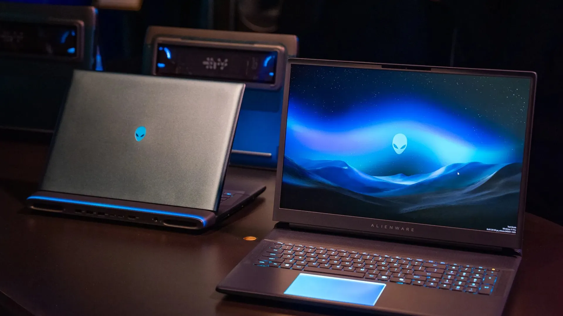 Ноутбук Dell Alienware 16 Area-51 16,1" (Intel Core Ultra 9/32GB/1TB (SSD)/RTX 5080) (8WXZ0C4) (Standard)