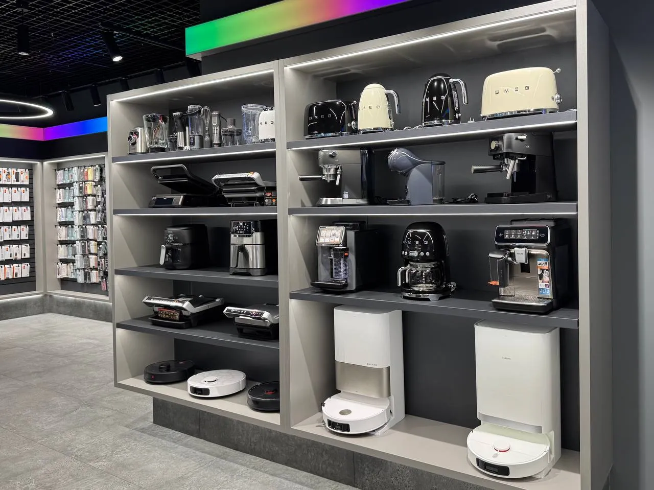 Ябко в ТРЦ Караван Outlet