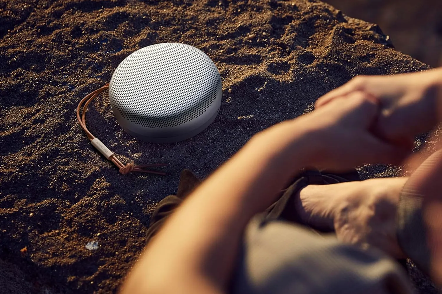 Акустика Bang / Olufsen Beosound A1 2nd. Gen. (Gray Mist)