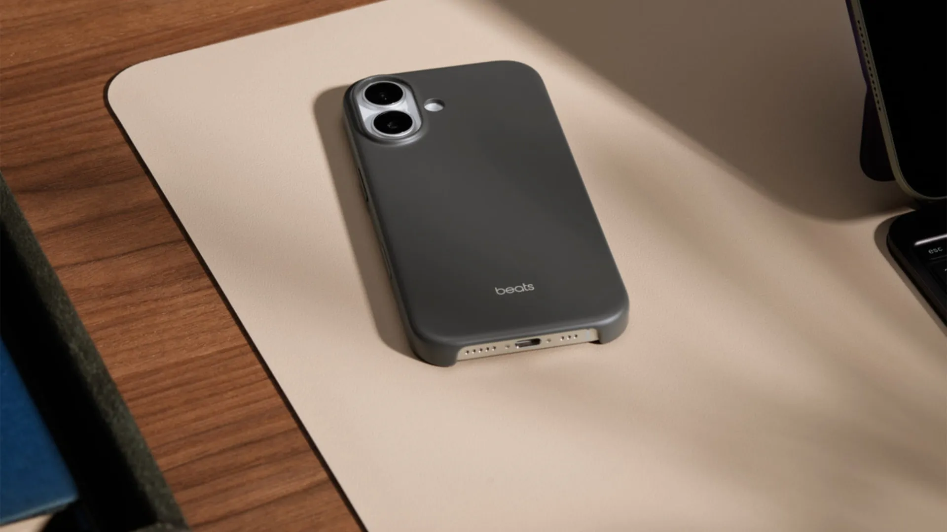 Чохол Beats with MagSafe для iPhone 17 Pro Max (Granite Gray)