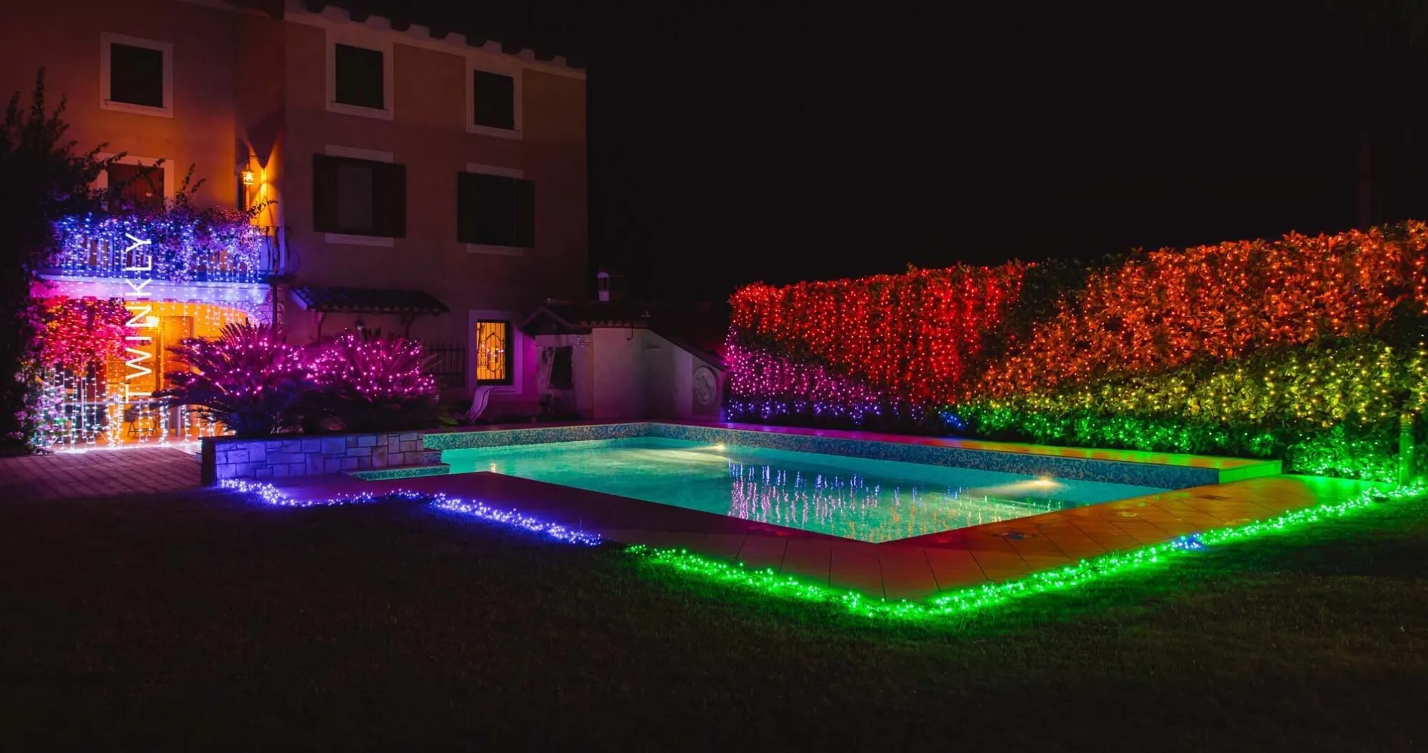 Гірлянда Smart LED Twinkly Strings RGB 600 IP44 48м