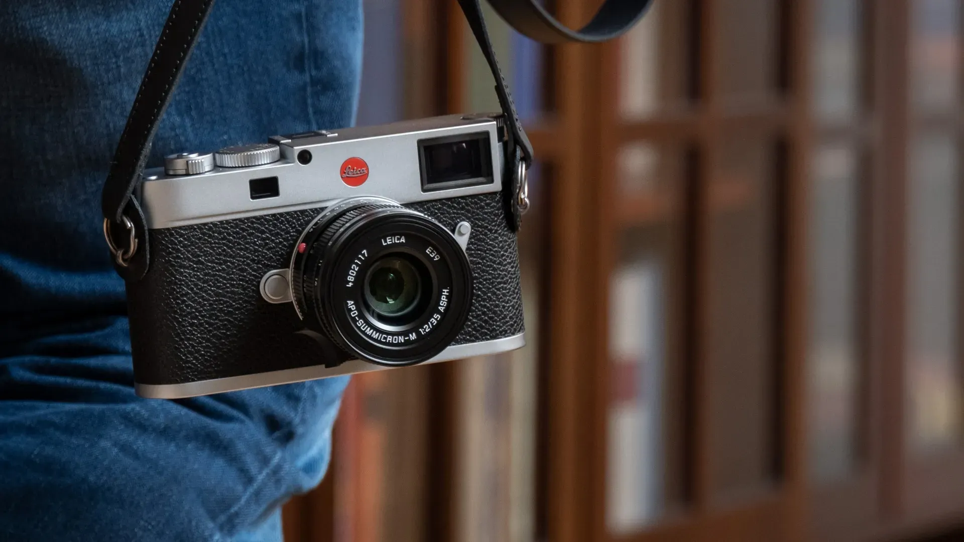Цифровые фотоаппараты Leica