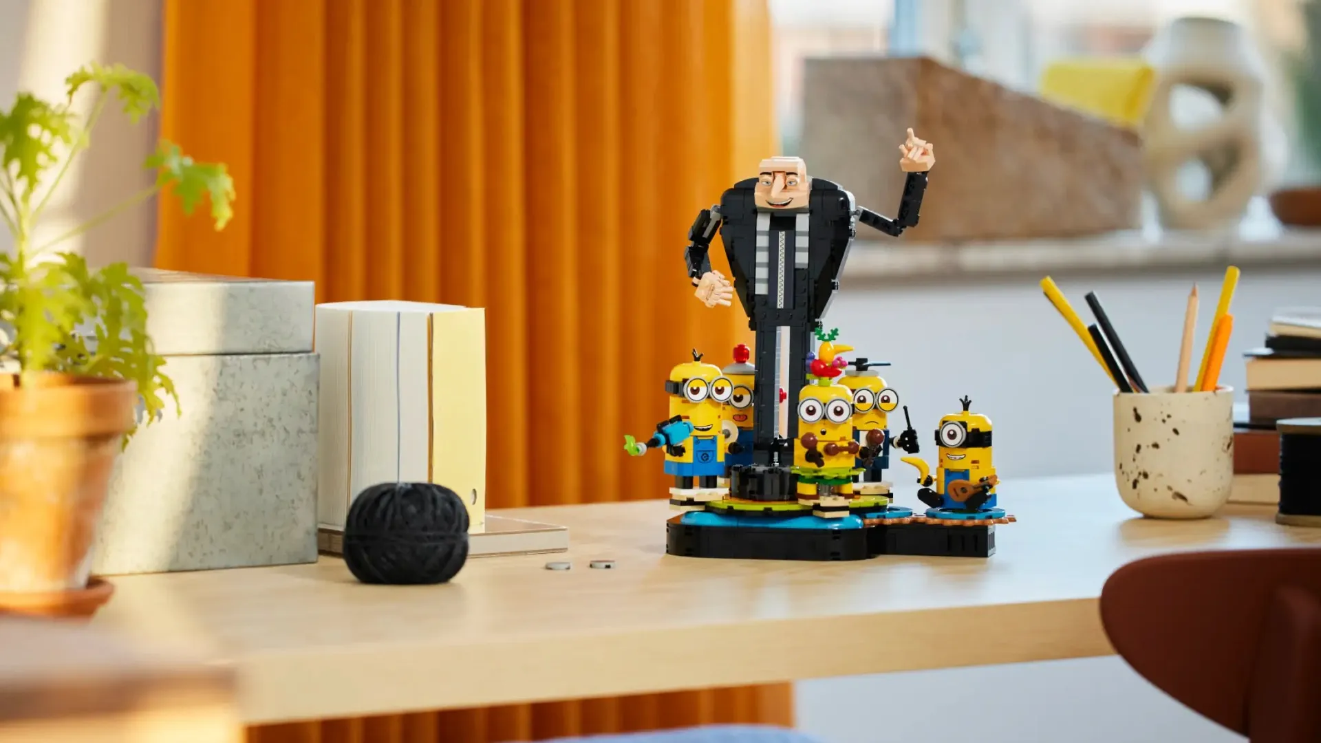 Конструктор LEGO Despicable Me Ґру й посіпаки з кубиків (75582)