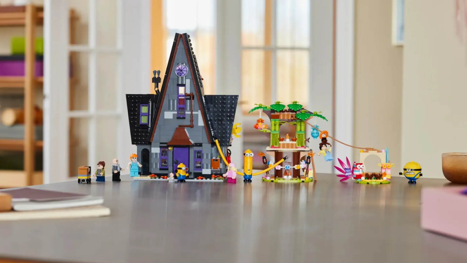 Конструктор LEGO Despicable Me Родинний маєток Ґру й посіпак (75583)
