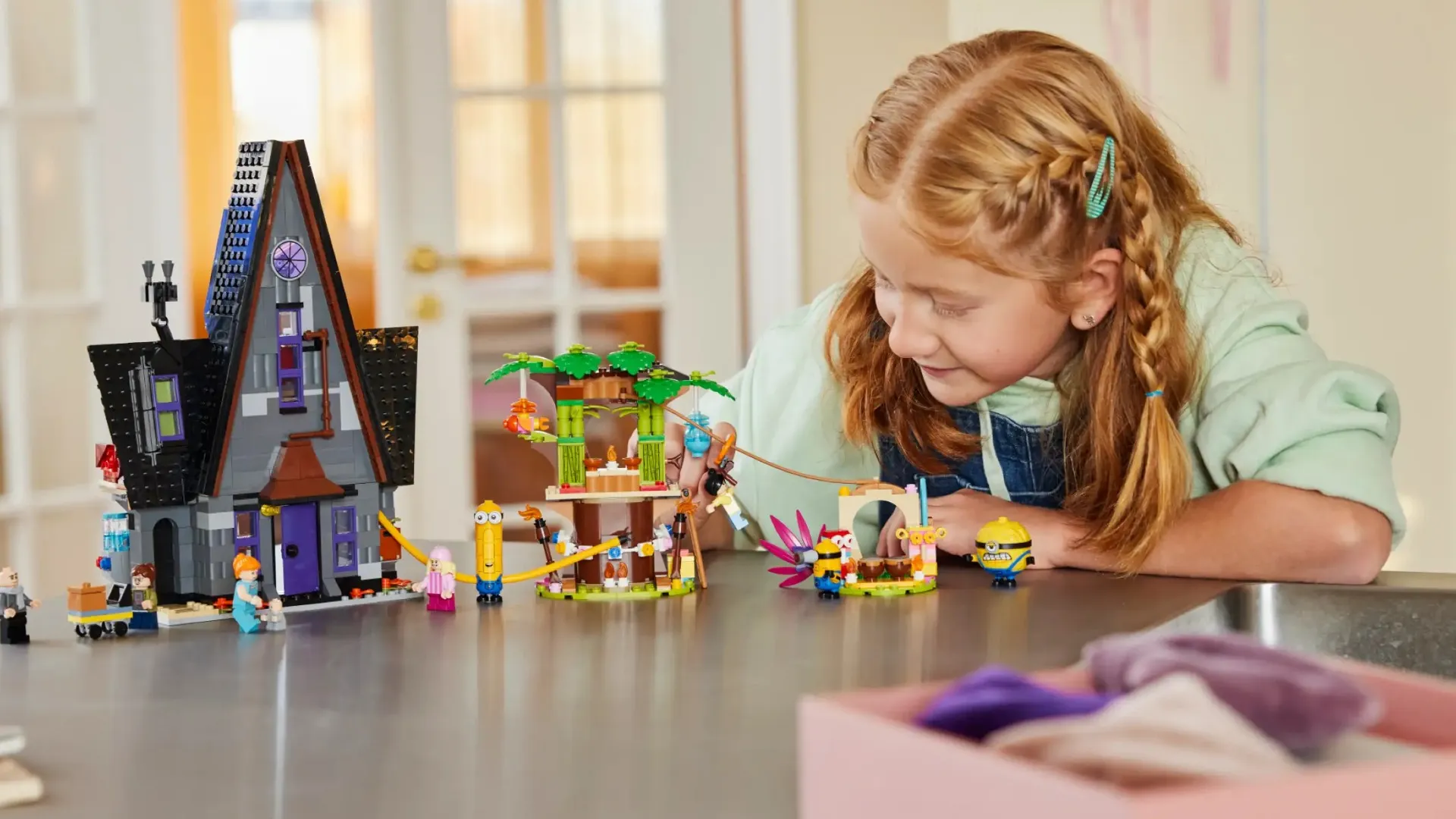 Конструктор LEGO Despicable Me Родинний маєток Ґру й посіпак (75583)