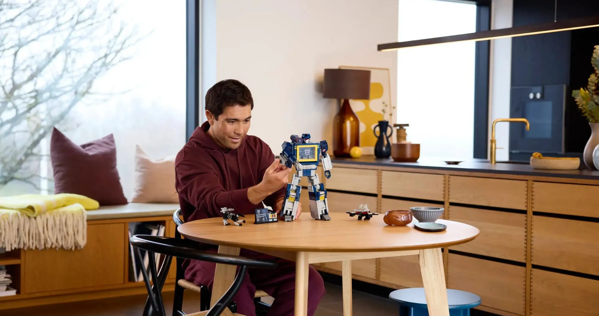 Конструктор LEGO Icons Transformers: Саундвейв (10358)