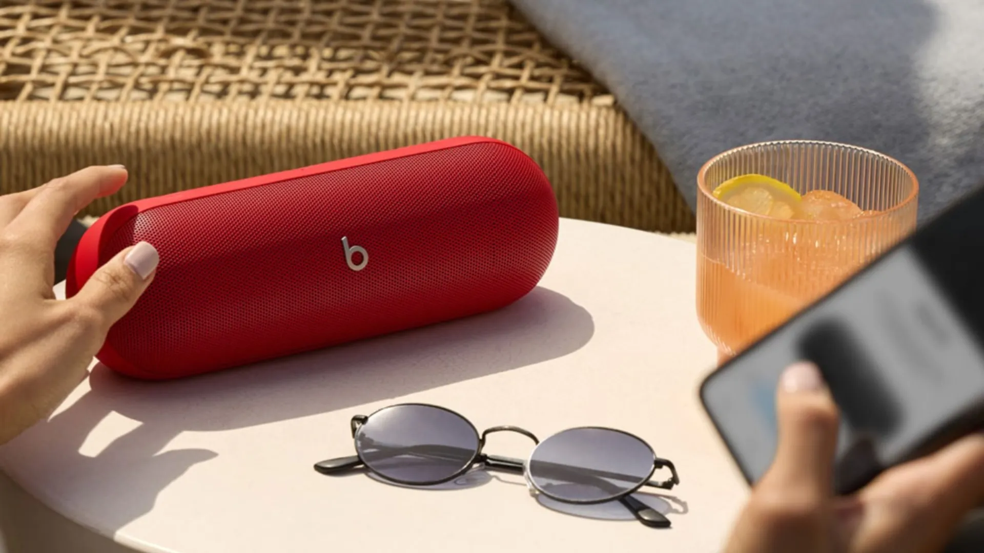 Портативна акустика Beats by Dr. Dre Pill (Statement Red)