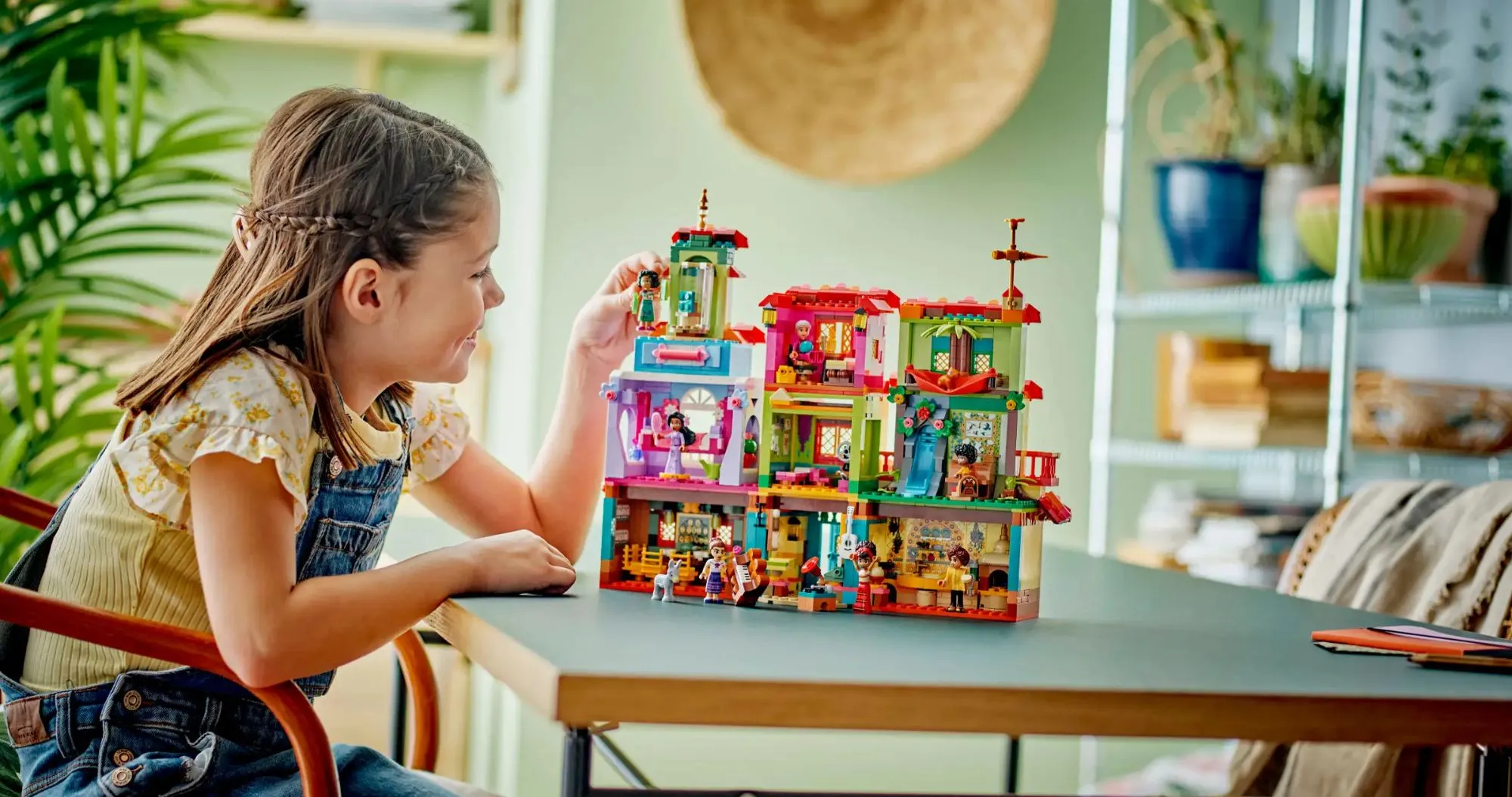 Конструктор LEGO Disney The Magical Madrigal House (43245)