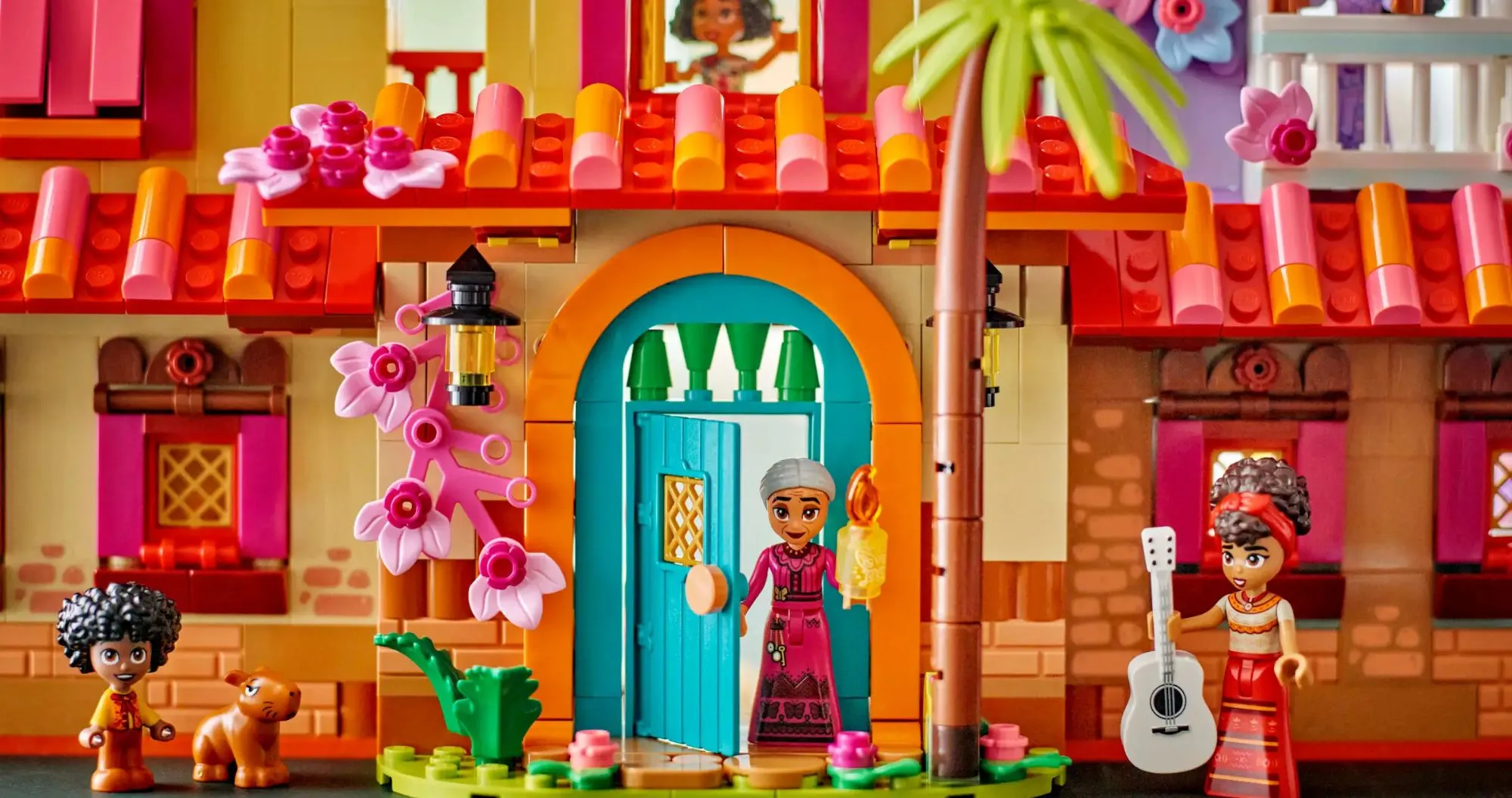 Конструктор LEGO Disney The Magical Madrigal House (43245)