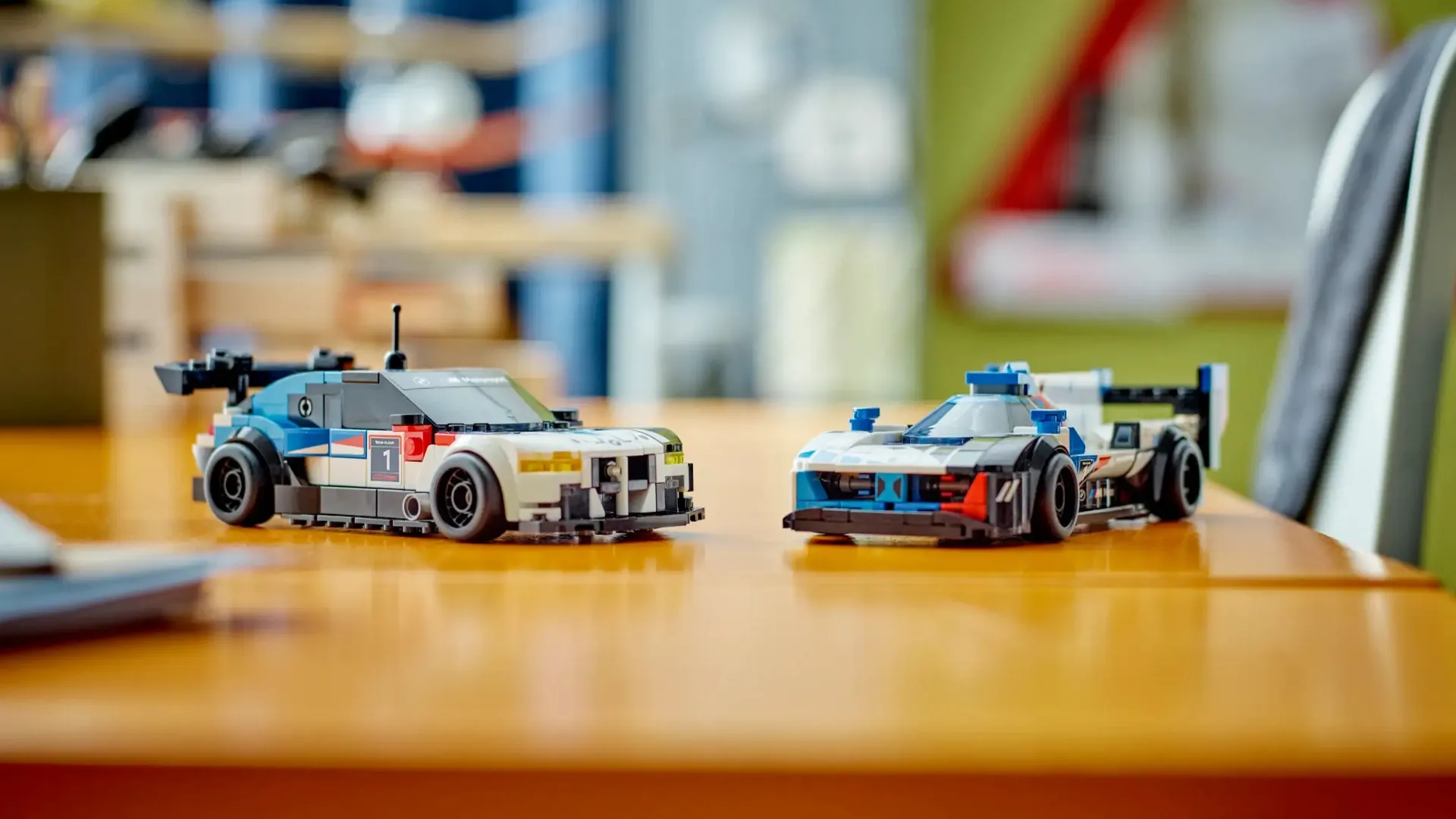 Конструктор LEGO Speed ​​Champions Автомобілі для перегонів BMW M4 GT3 і BMW M Hybrid V8 (76922)