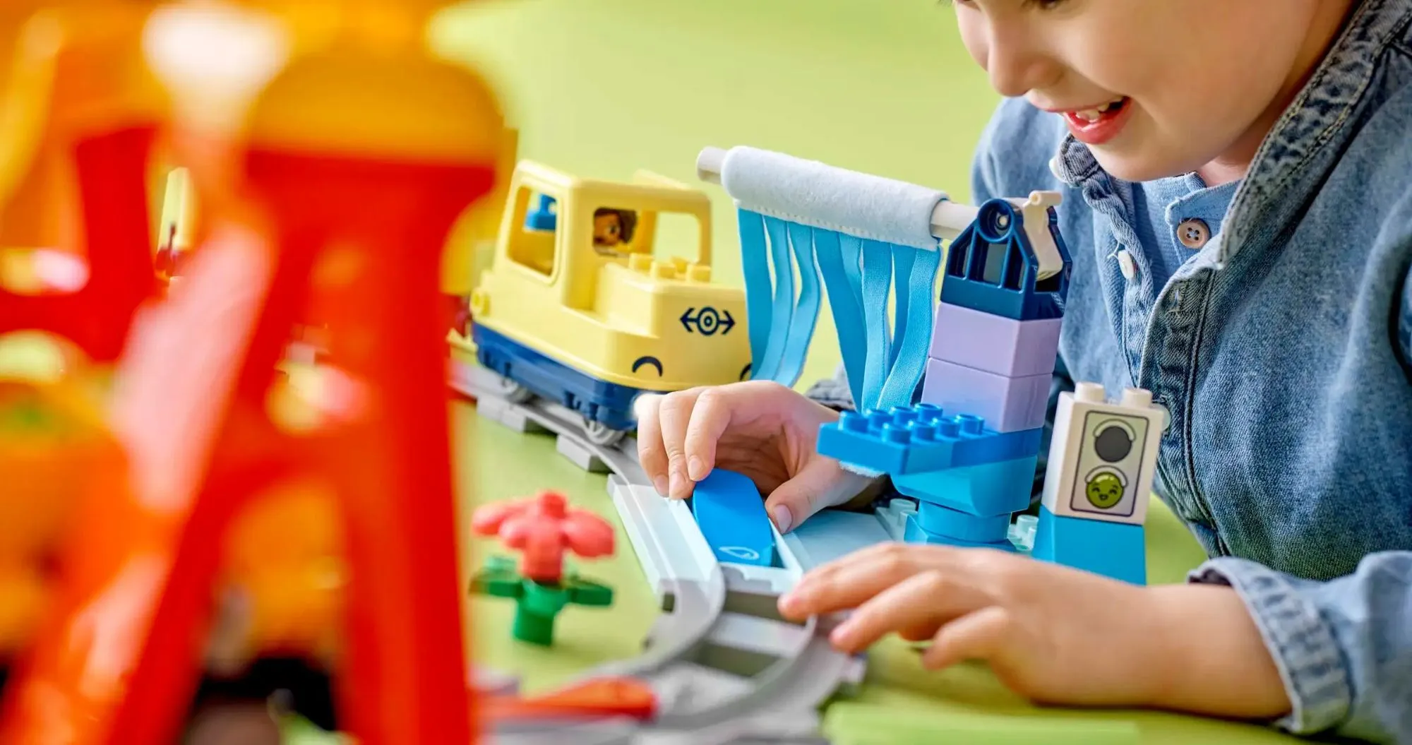 Конструктор LEGO DUPLO Большой интерактивный общественный поезд (10428)